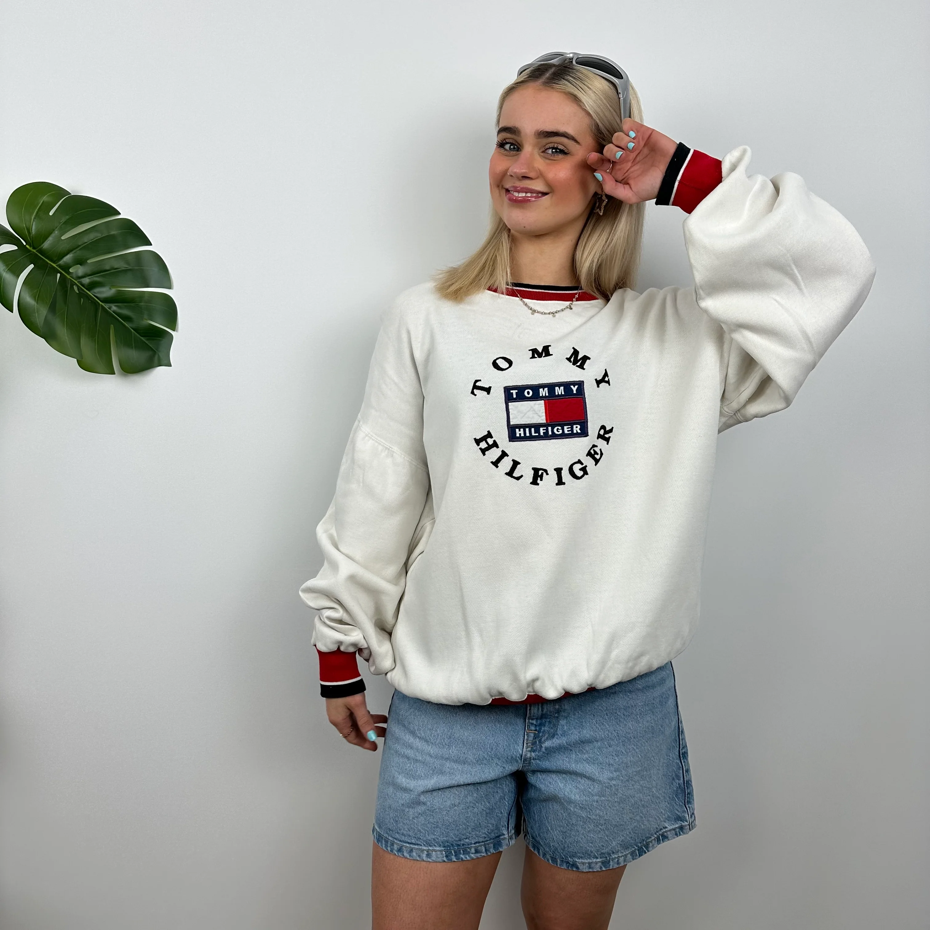Tommy Hilfiger RARE White Embroidered Spell Out Sweatshirt (M) - Image 3