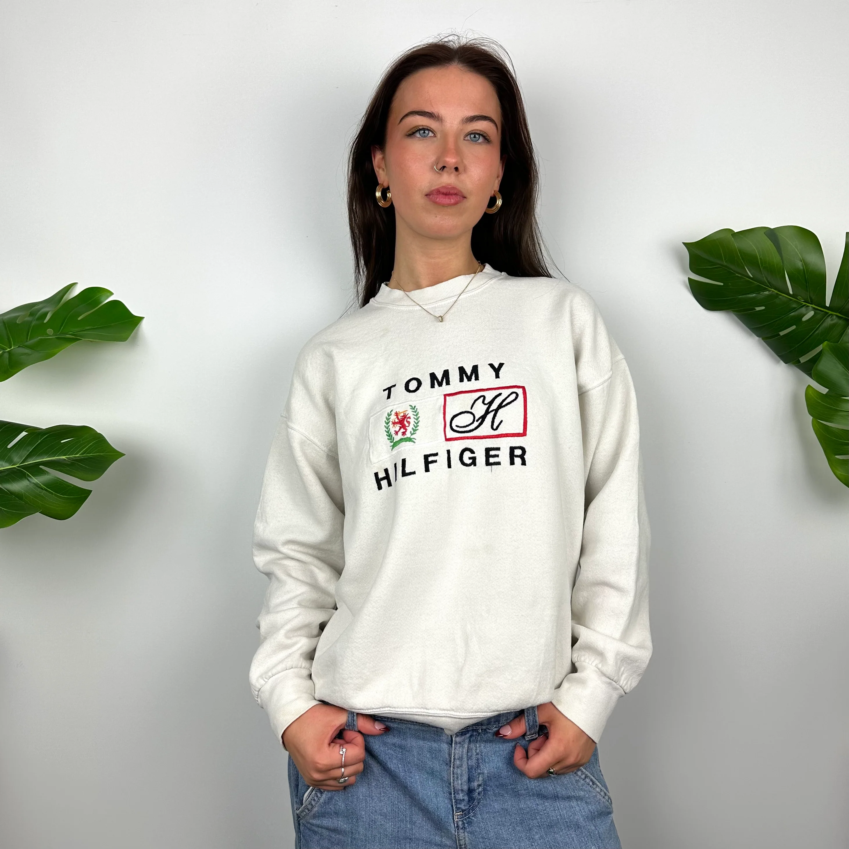 Tommy Hilfiger White Embroidered Spell Out Sweatshirt (M) - Image 2