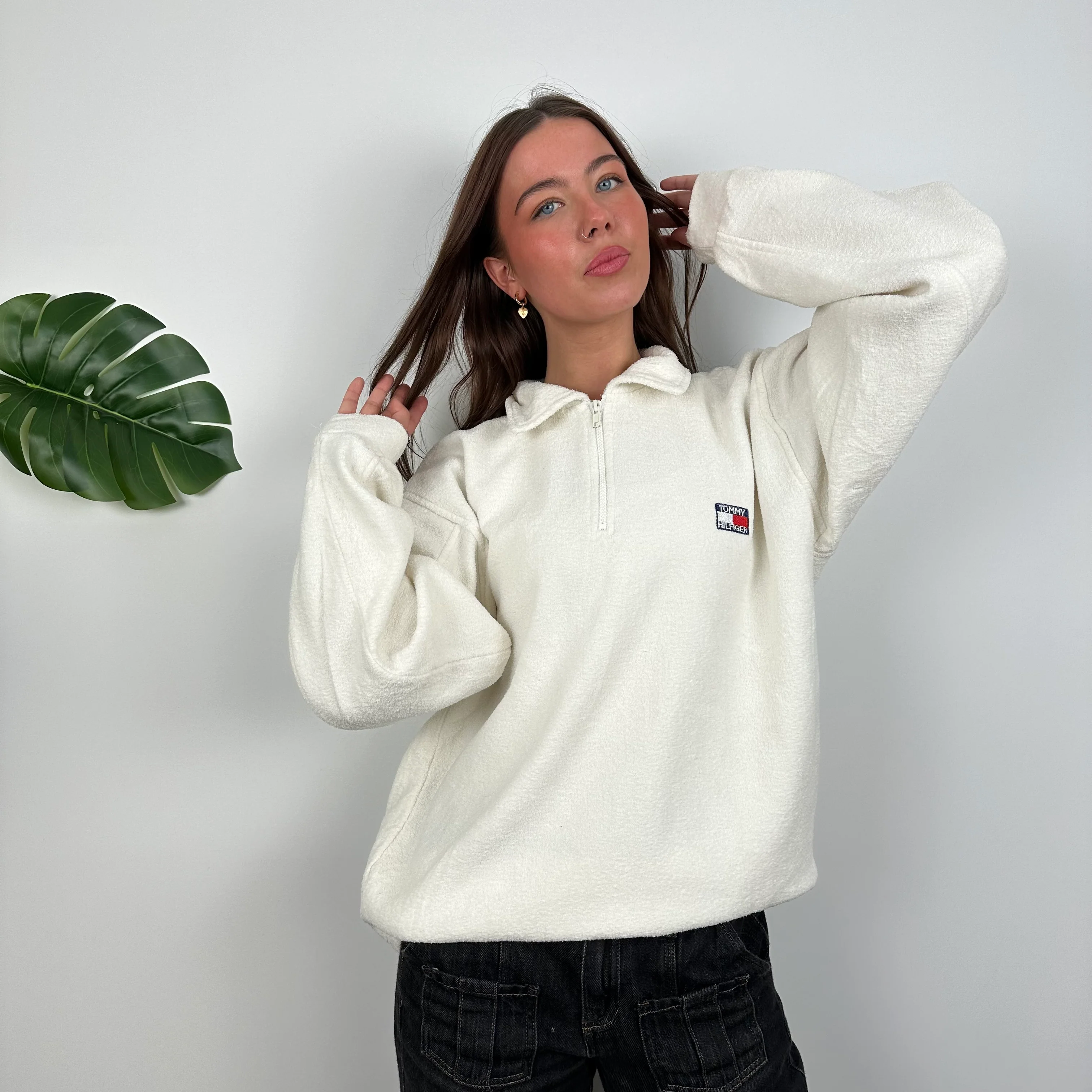 Tommy Hilfiger White Embroidered Spell Out Teddy Bear Fleece Quarter Zip Sweatshirt (XL) - Image 2
