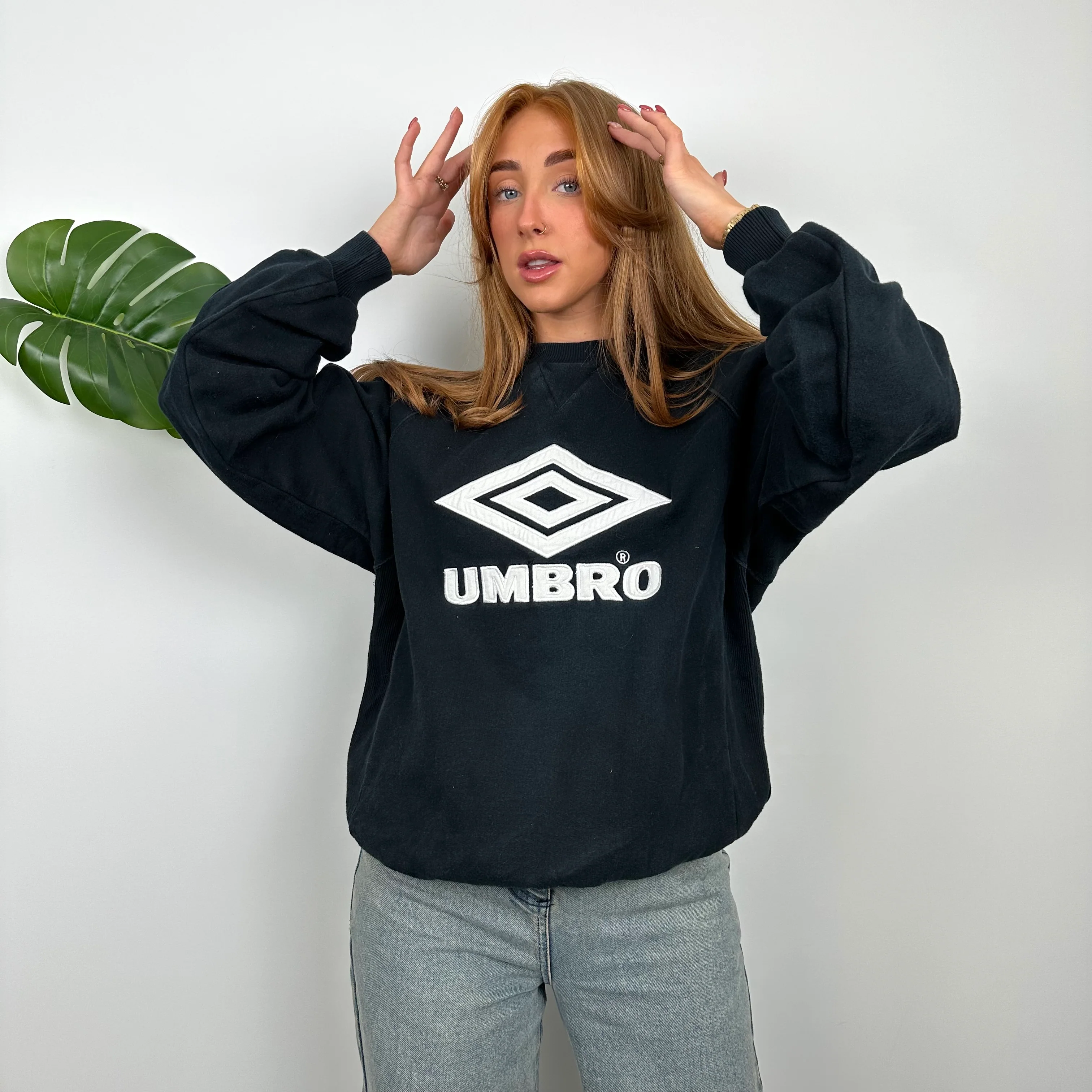 Umbro Black Embroidered Spell Out Sweatshirt (M) - Image 3