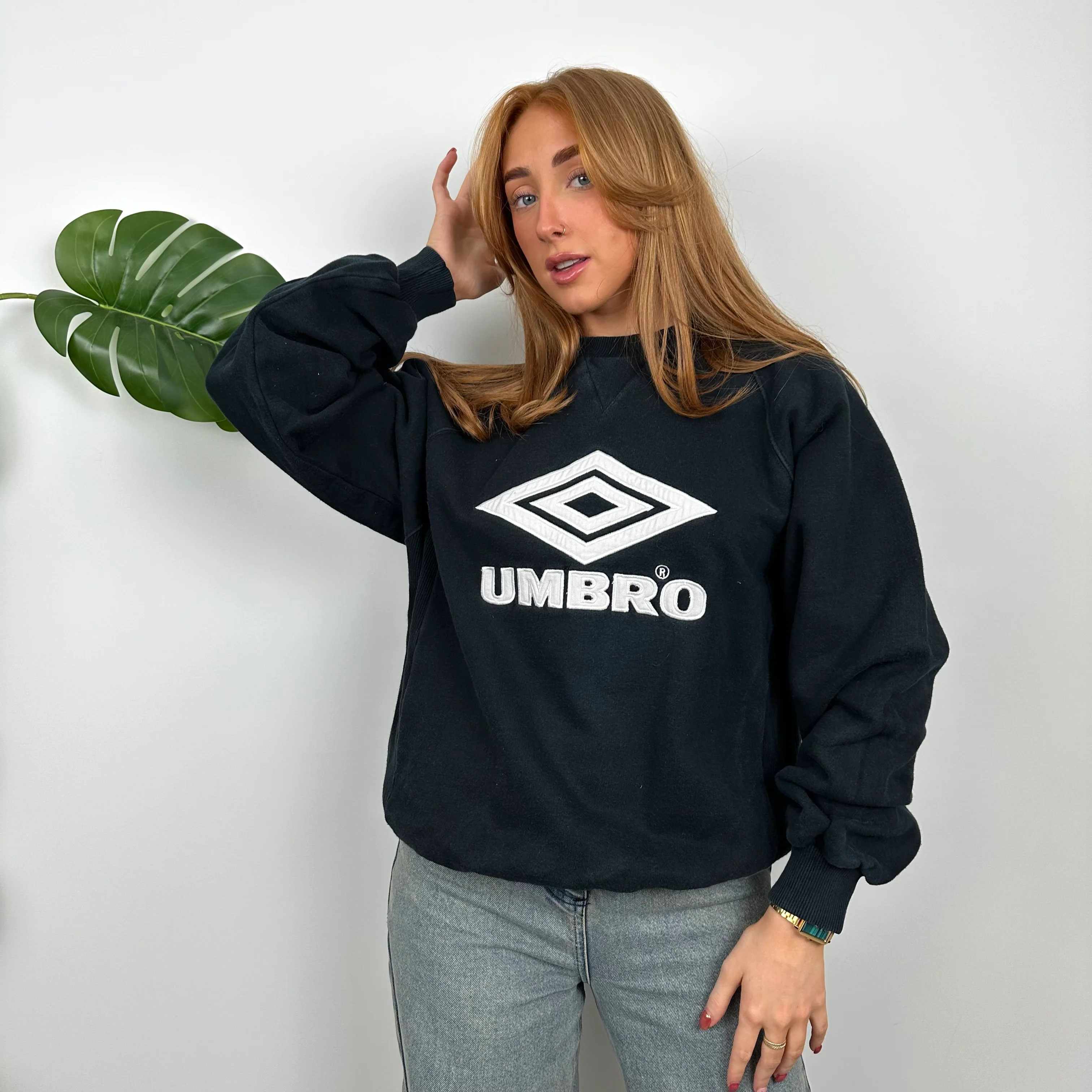 Umbro Black Embroidered Spell Out Sweatshirt (M) - Image 5