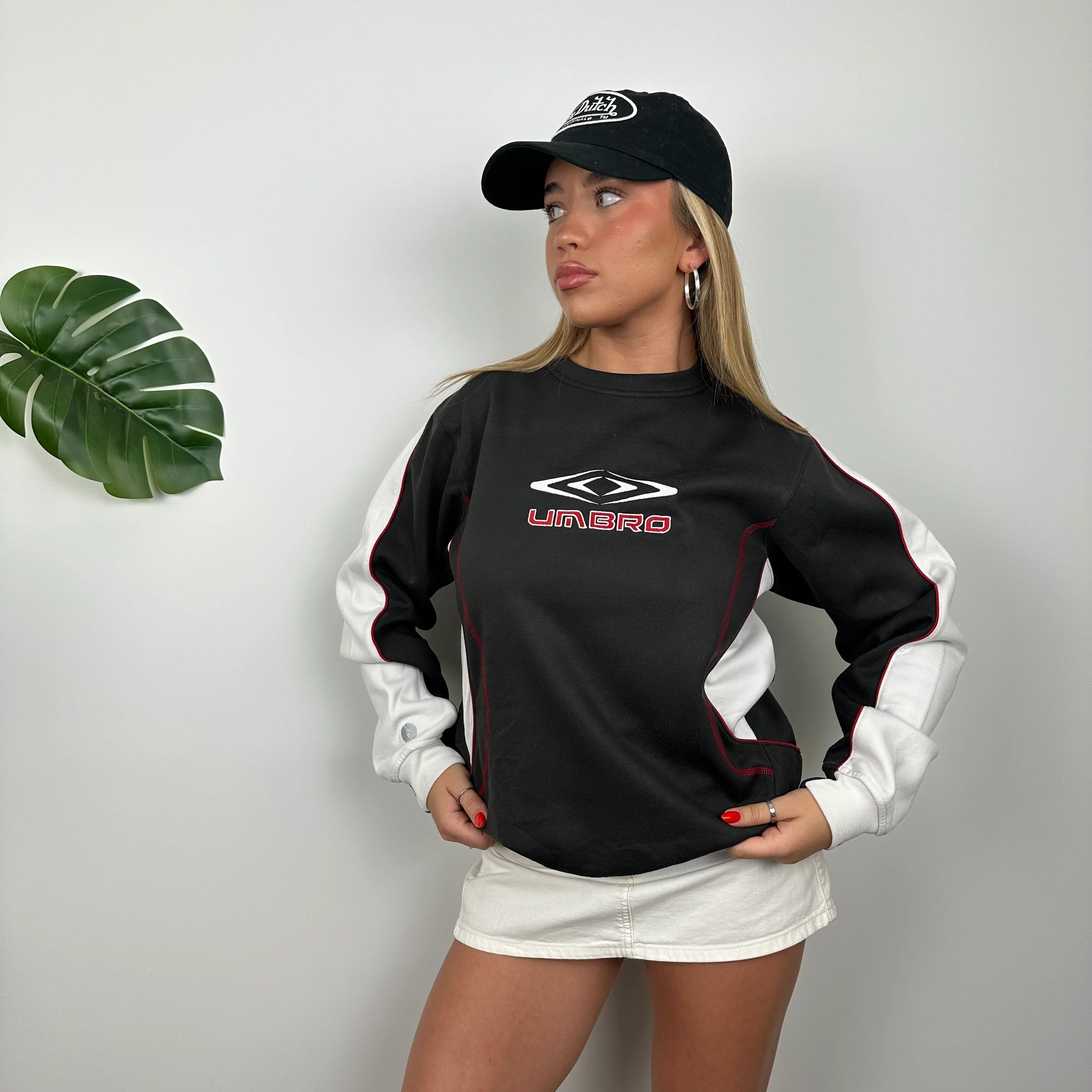 Umbro Black Embroidered Spell Out Sweatshirt (M) - Image 4