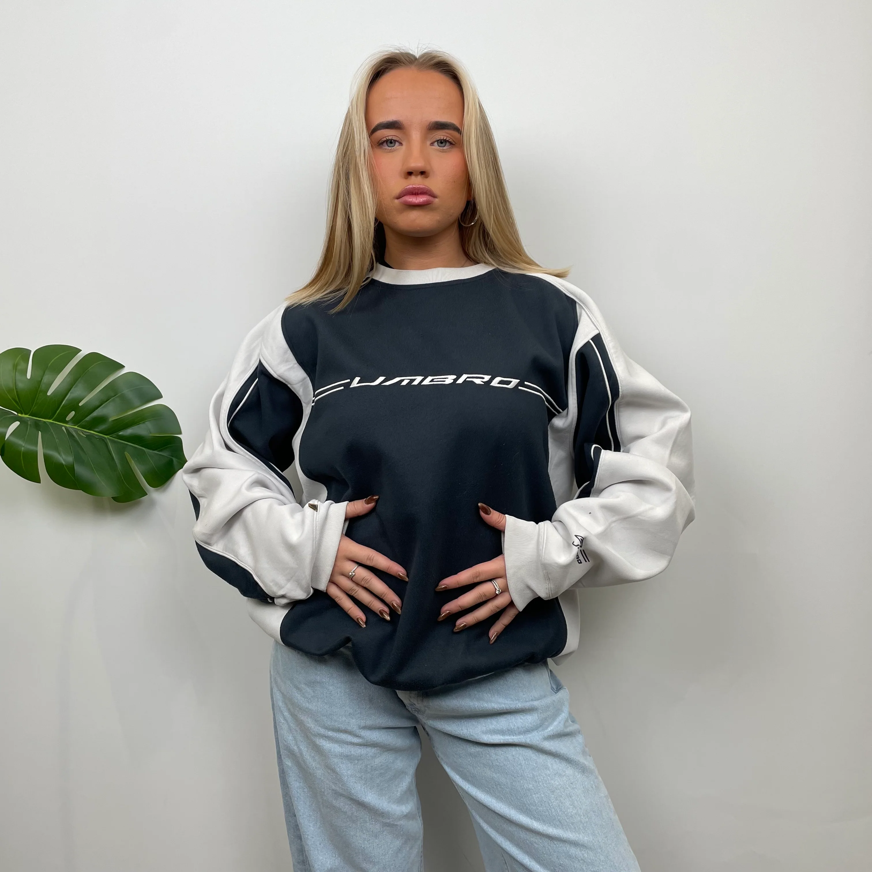 Umbro Black Embroidered Spell Out Sweatshirt (L)