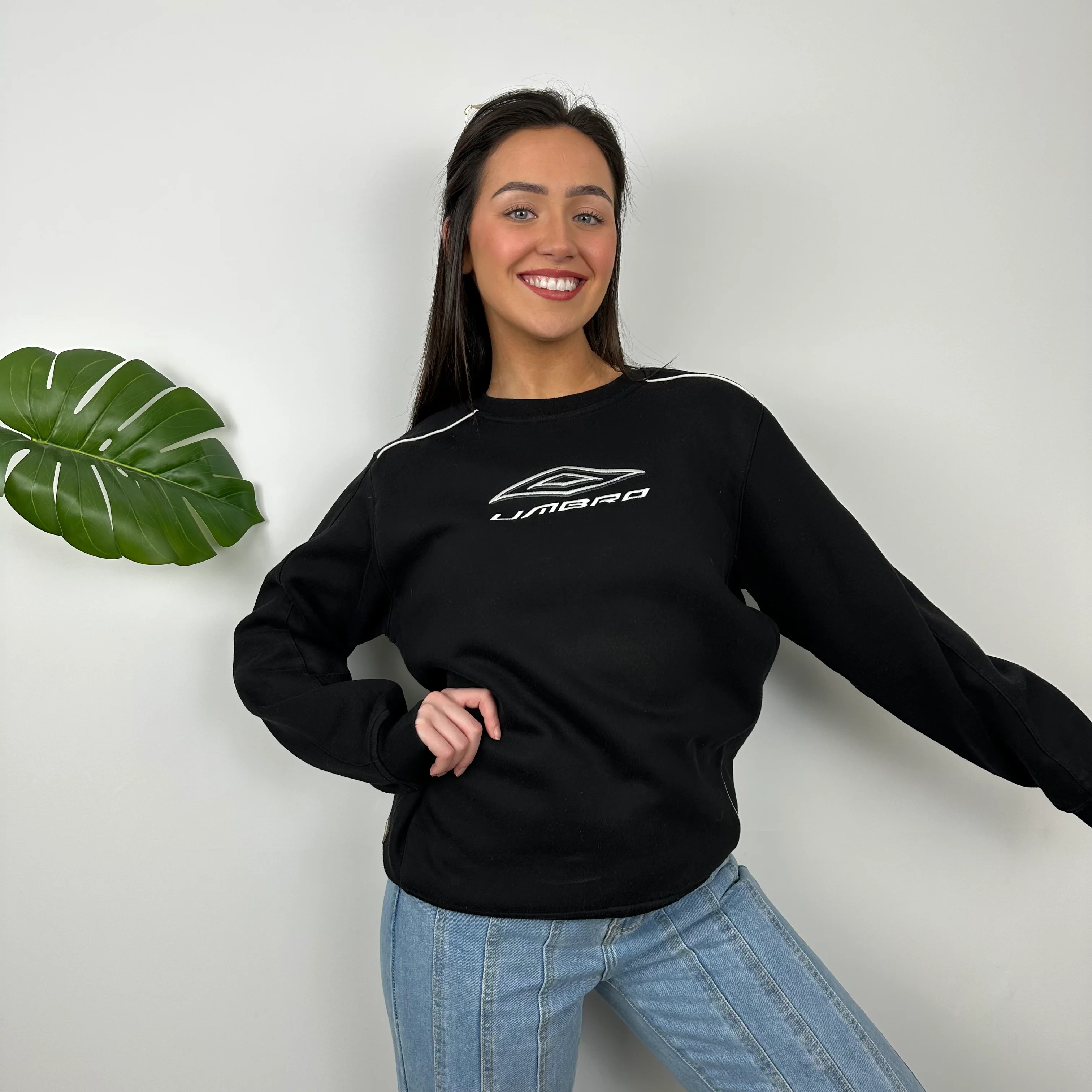 Umbro Black Embroidered Spell Out Sweatshirt (L) - Image 4