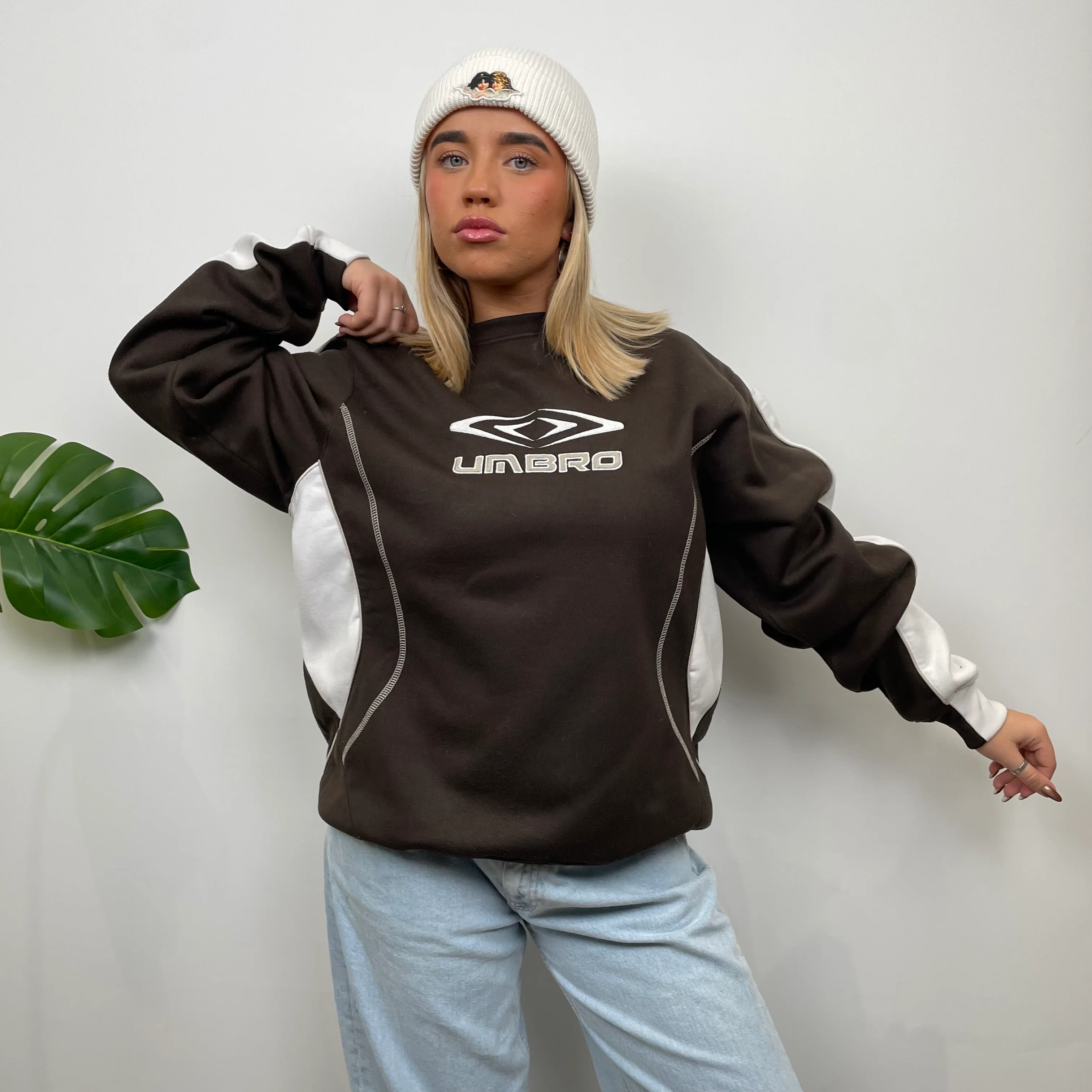 Umbro Brown Embroidered Spell Out Sweatshirt (M) - Image 5
