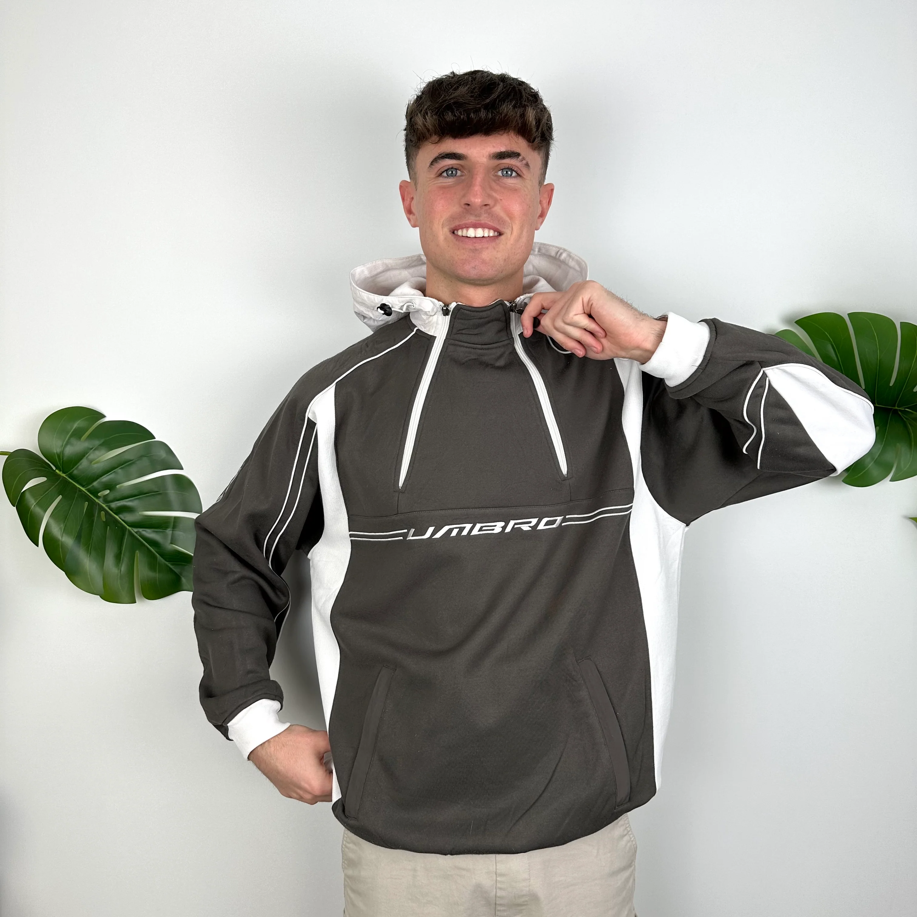 Umbro Grey Embroidered Spell Out Hoodie (XL) - Image 4