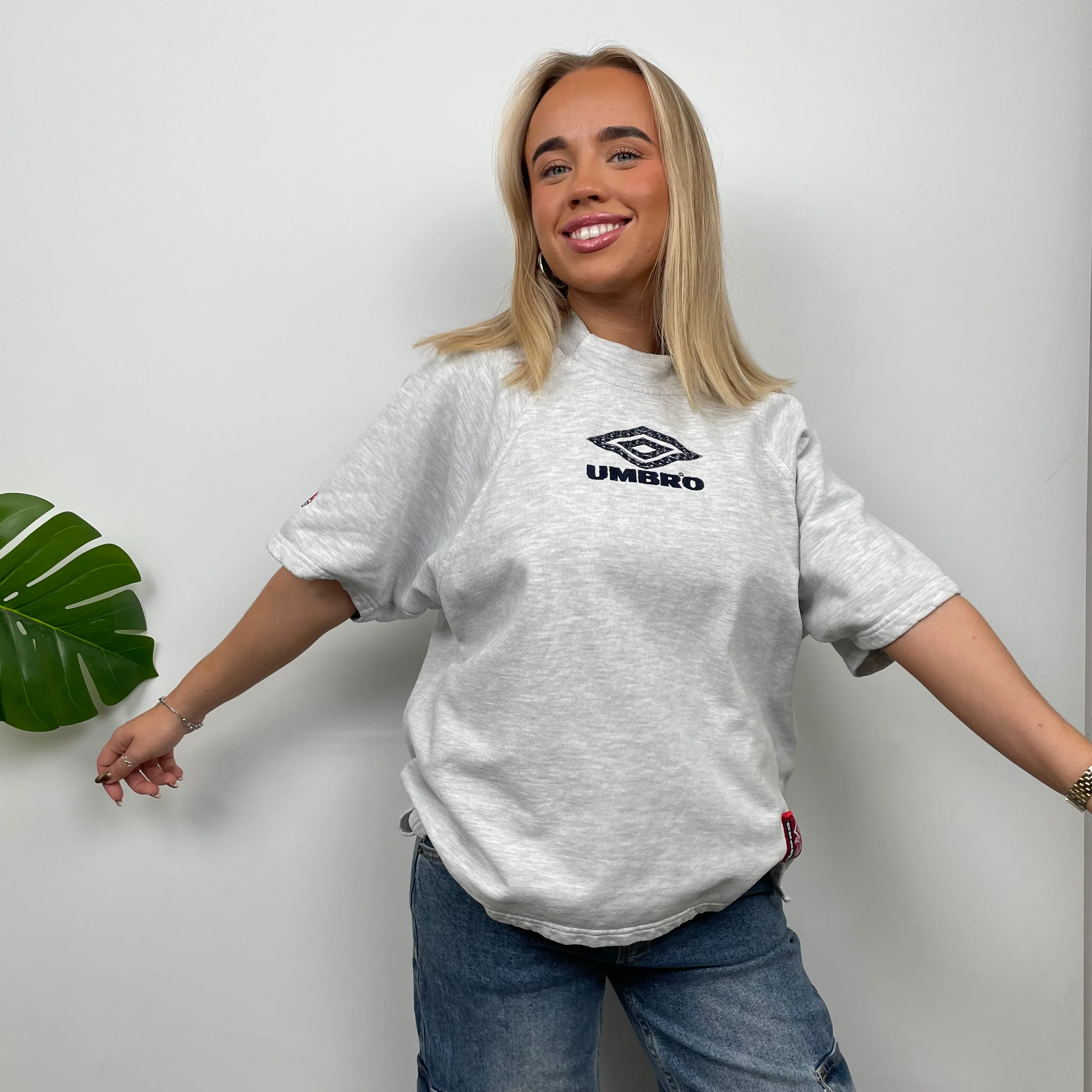 Umbro Grey Embroidered Spell Out T Shirt (L) - Image 5