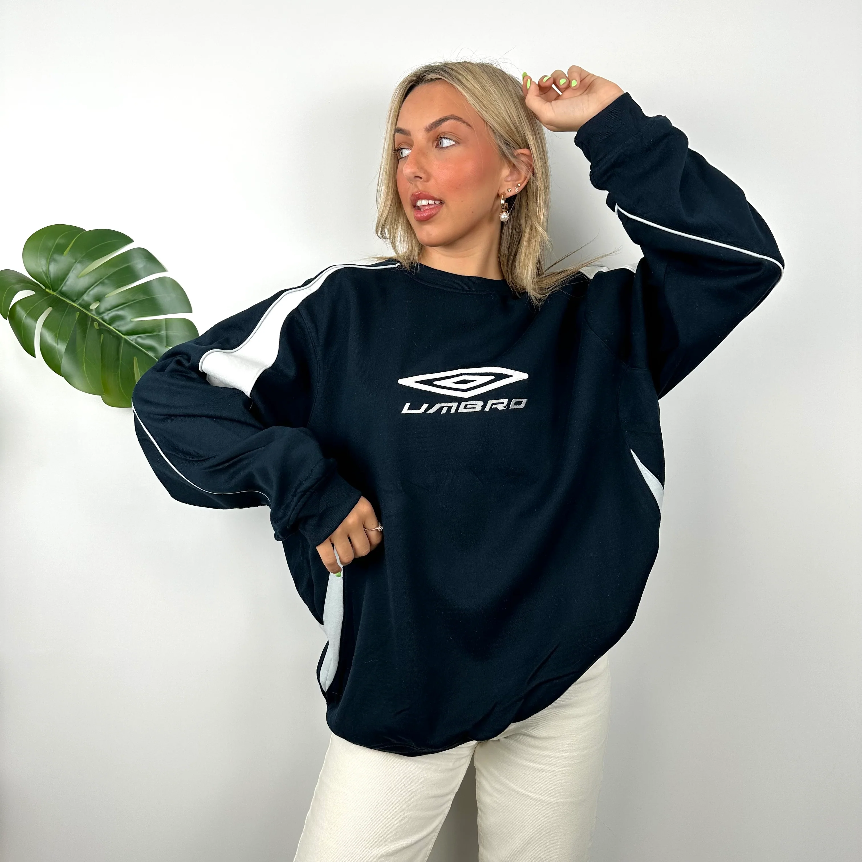 Umbro Navy Embroidered Spell Out Sweatshirt (XL) - Image 3