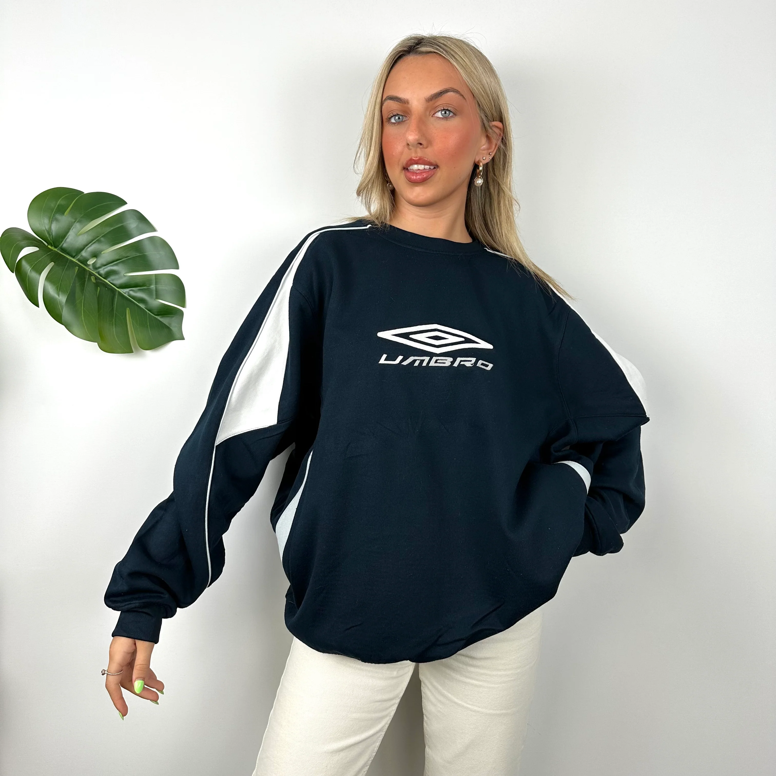 Umbro Navy Embroidered Spell Out Sweatshirt (XL) - Image 4
