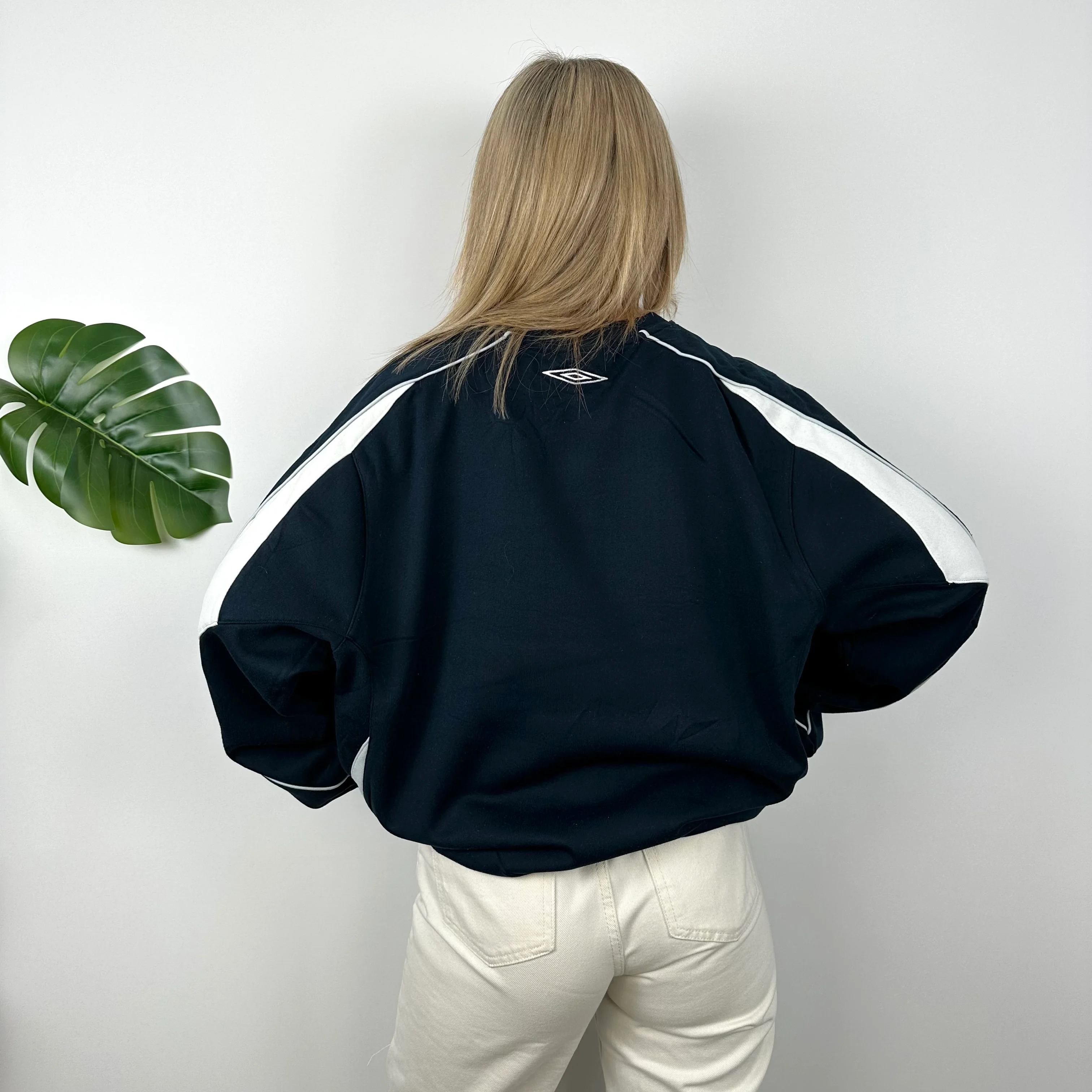 Umbro Navy Embroidered Spell Out Sweatshirt (XL) - Image 5