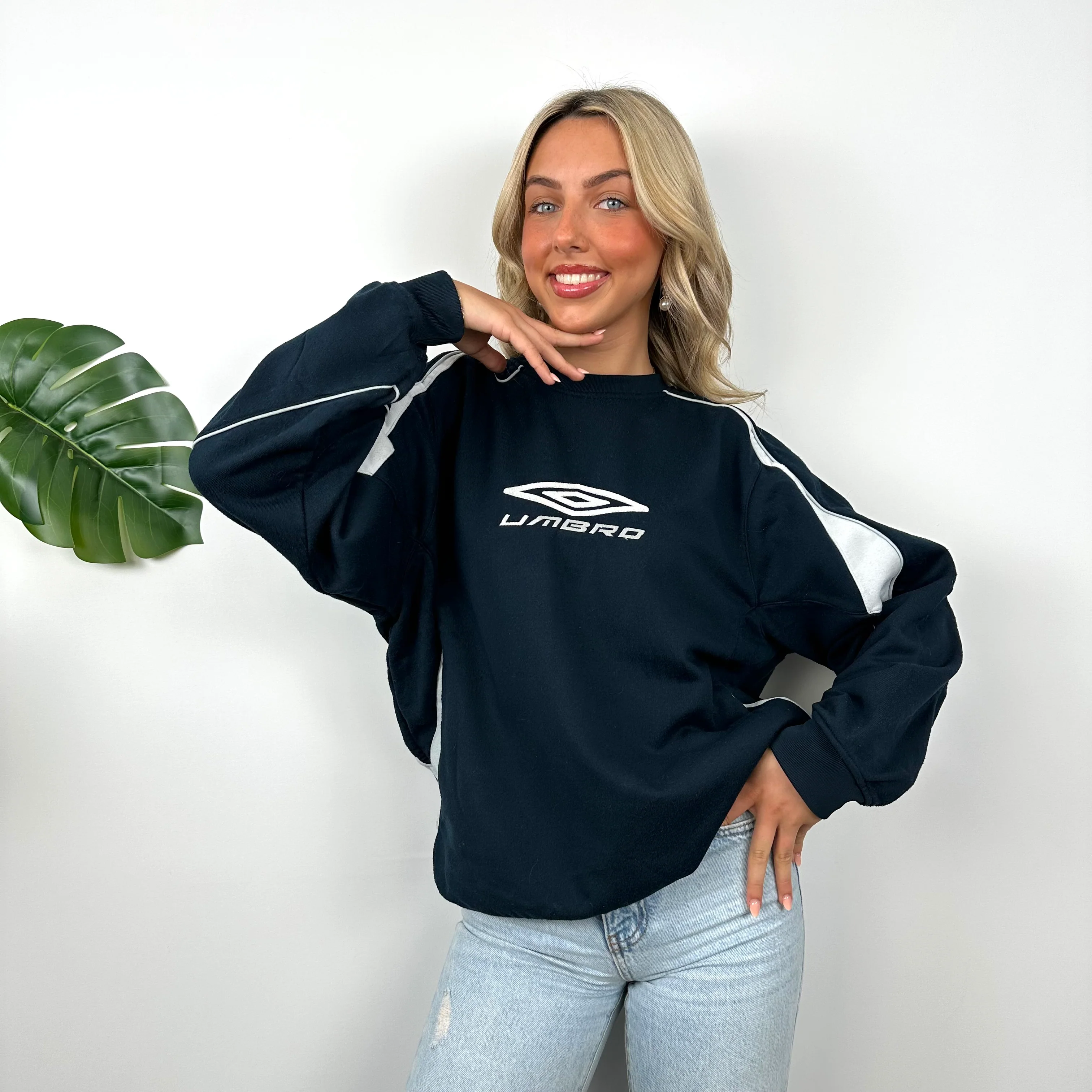 Umbro Navy Embroidered Spell Out Sweatshirt (XL) - Image 3