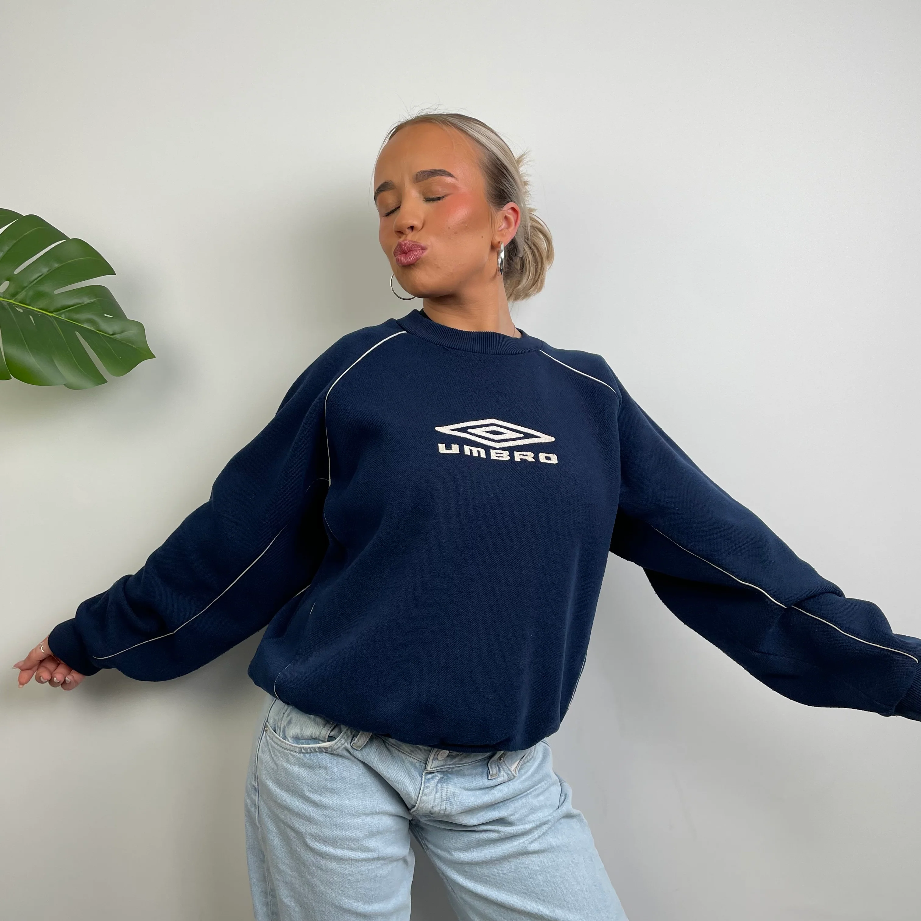 Umbro Navy Embroidered Spell Out Sweatshirt (S) - Image 3