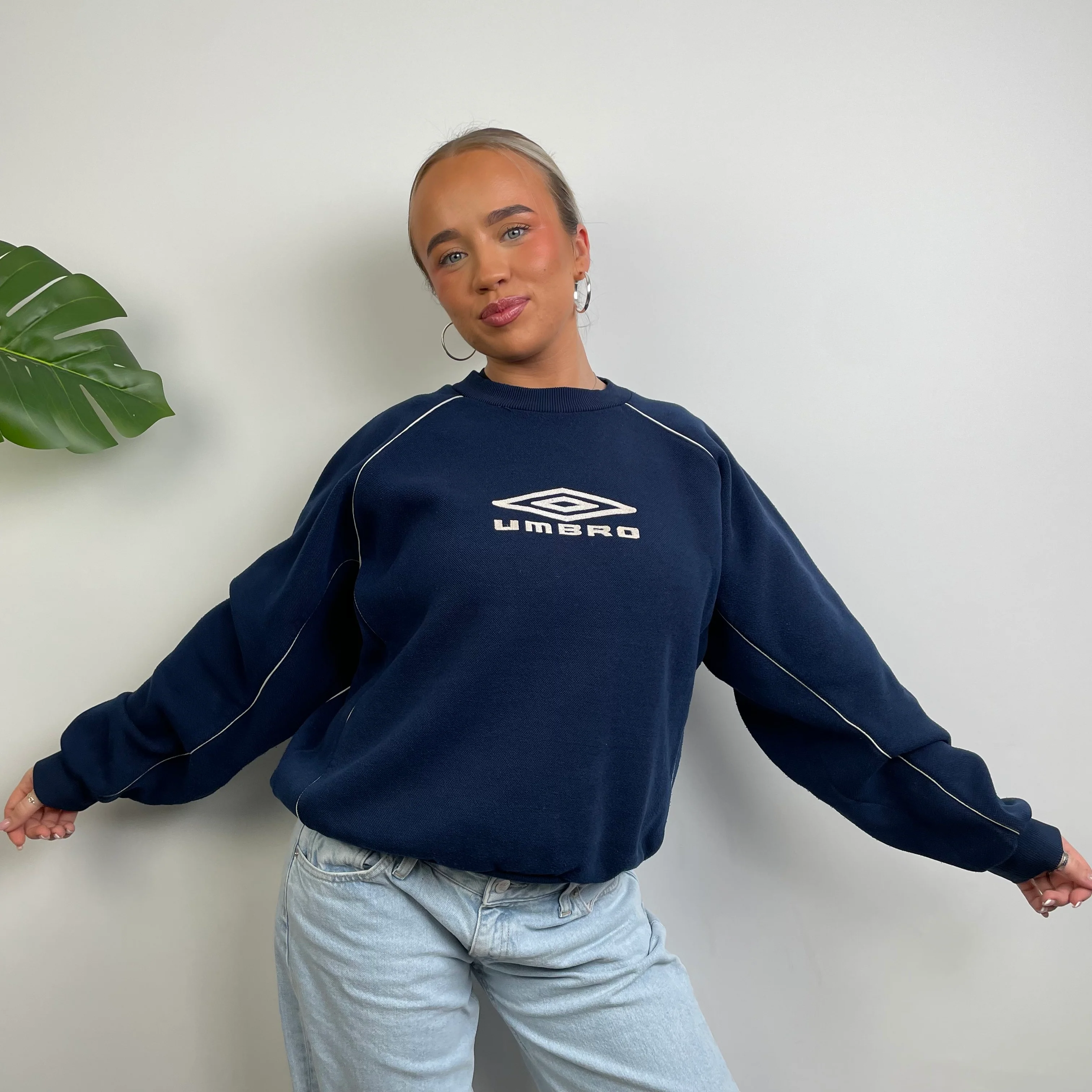 Umbro Navy Embroidered Spell Out Sweatshirt (S) - Image 5