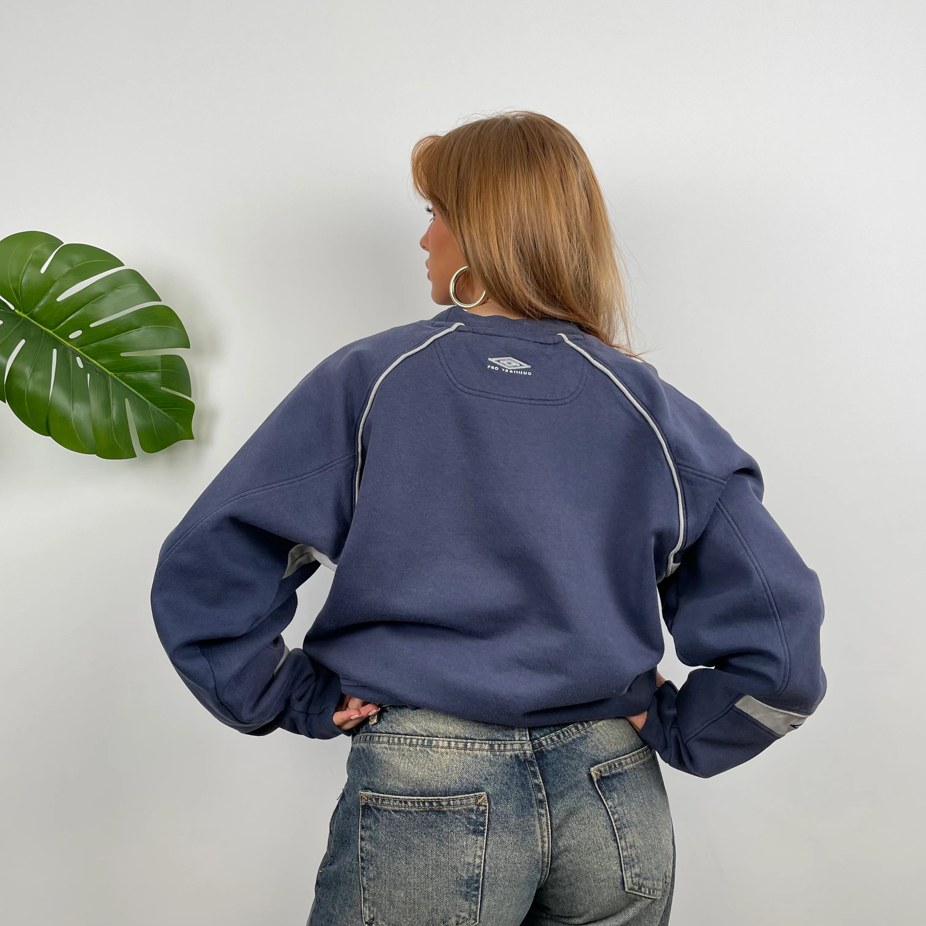 Umbro Navy Embroidered Spell Out Sweatshirt (M) - Image 5