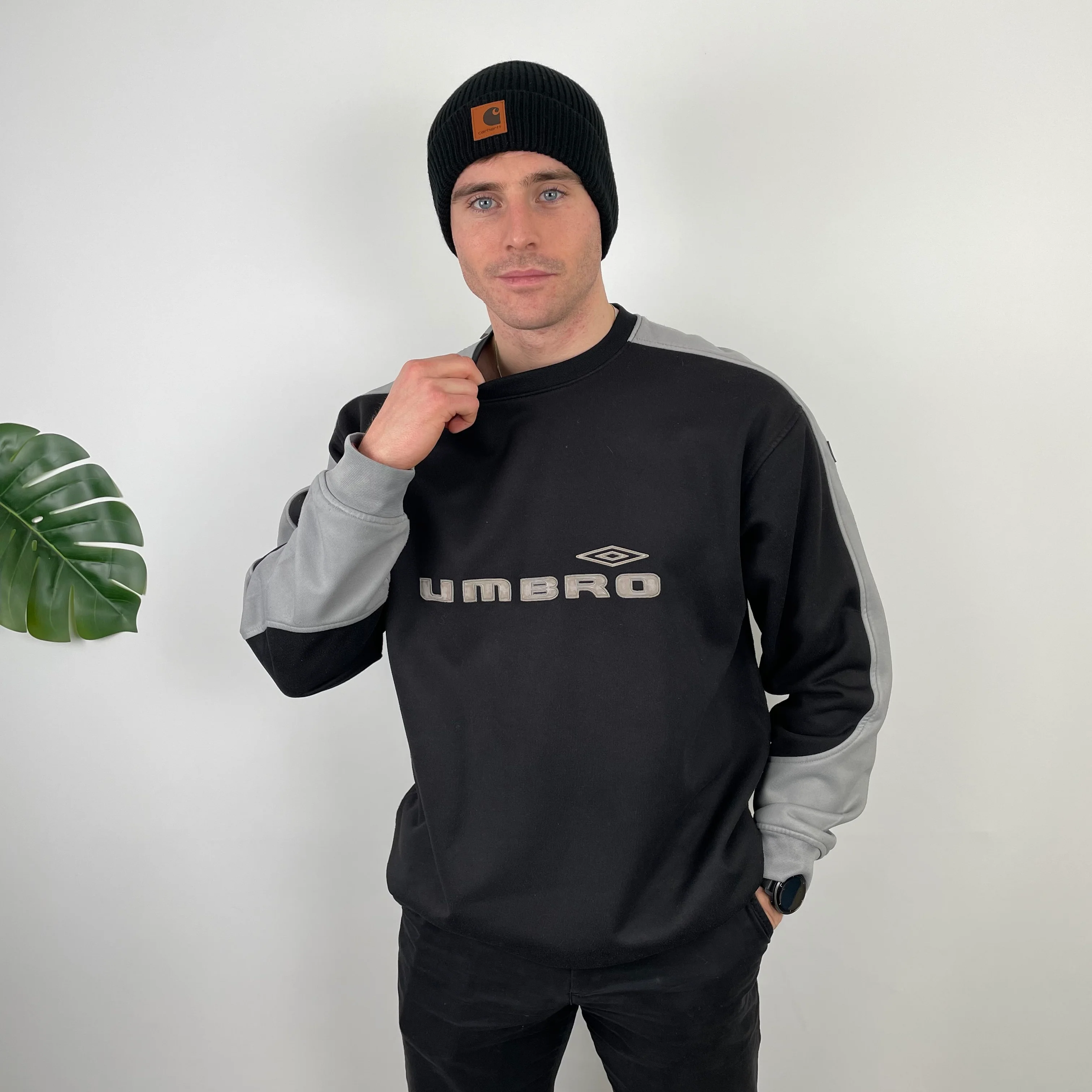 Umbro Black Embroidered Spell Out Sweatshirt (XL) - Image 7