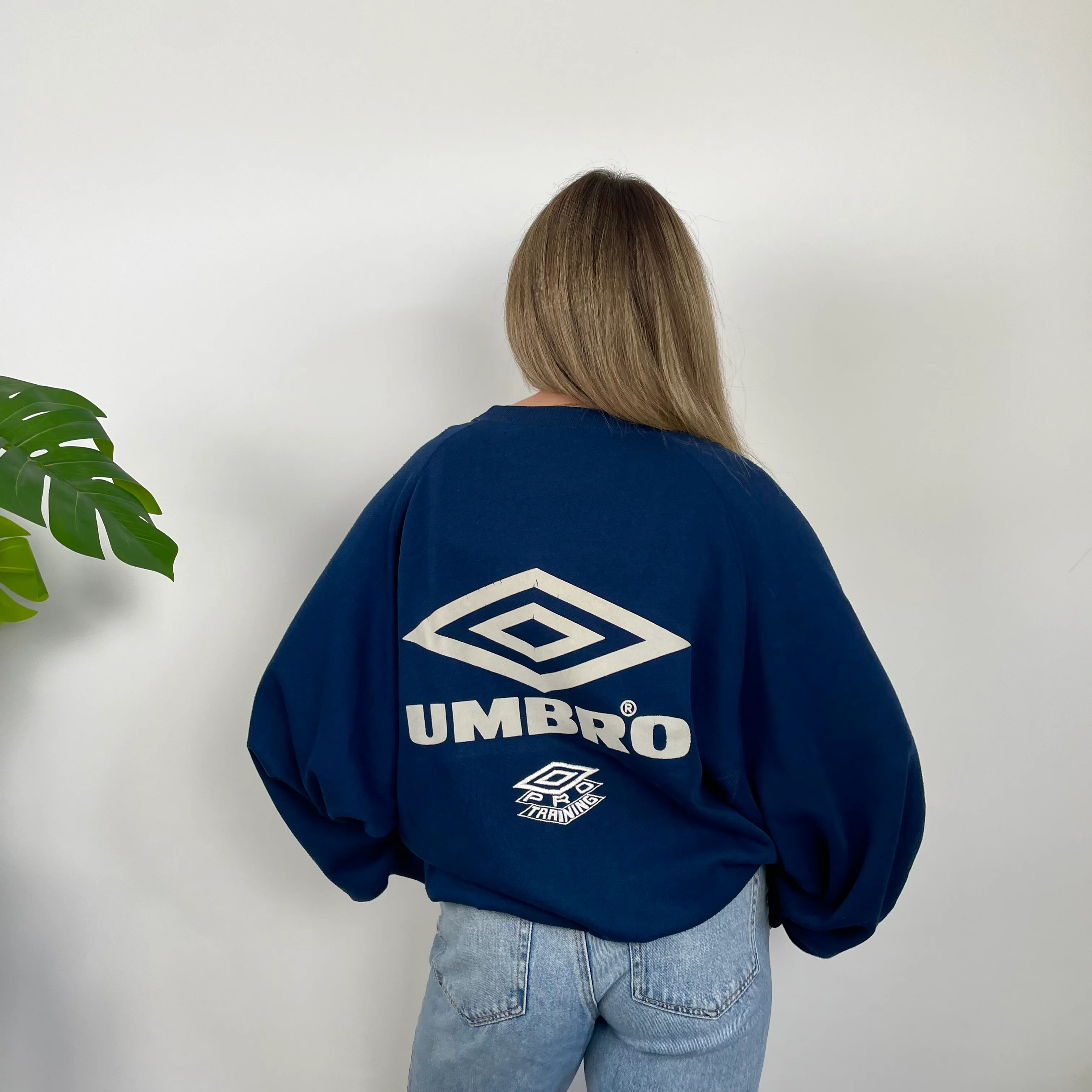 Umbro Navy Embroidered Spell Out Sweatshirt (M) - Image 5