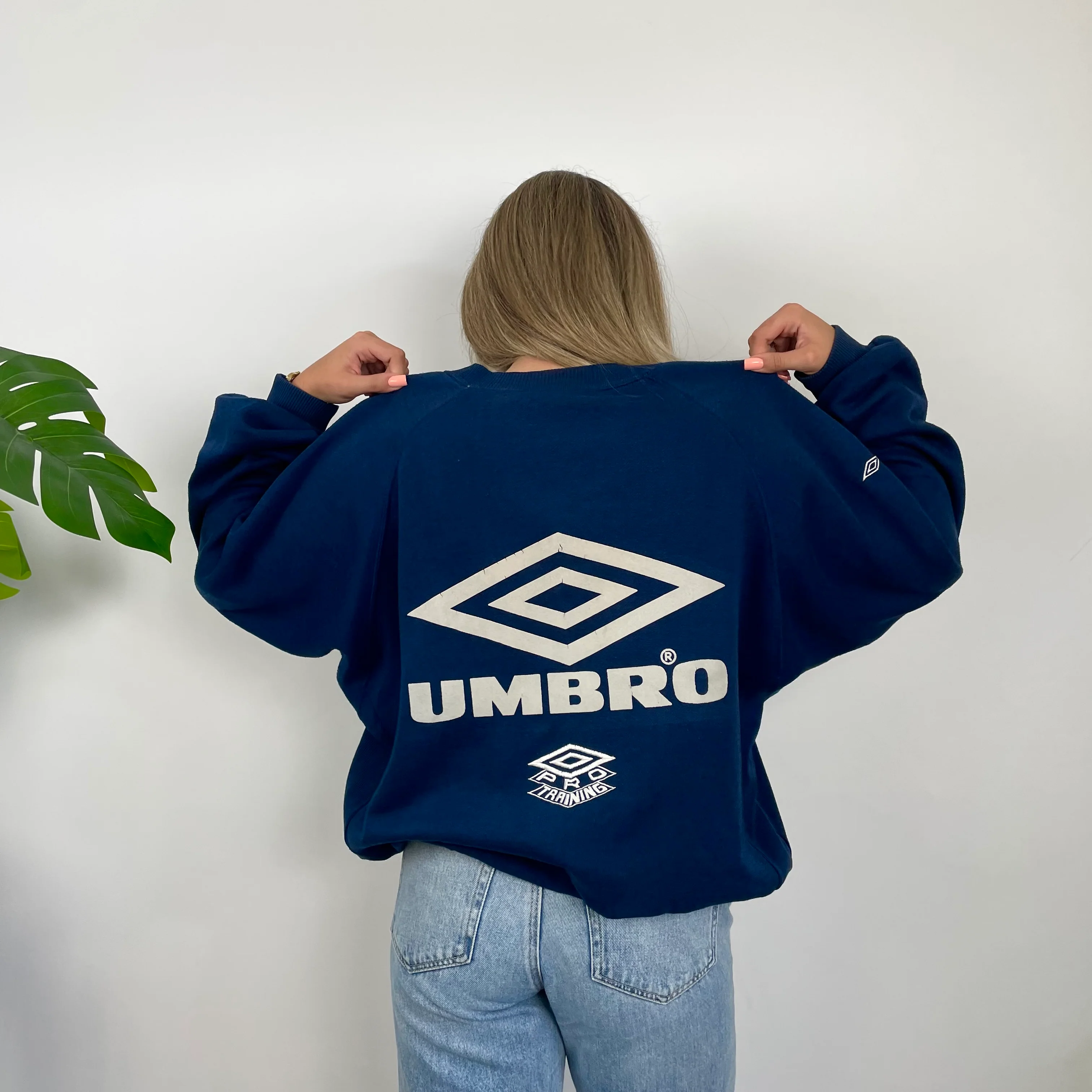 Umbro Navy Embroidered Spell Out Sweatshirt (M) - Image 6