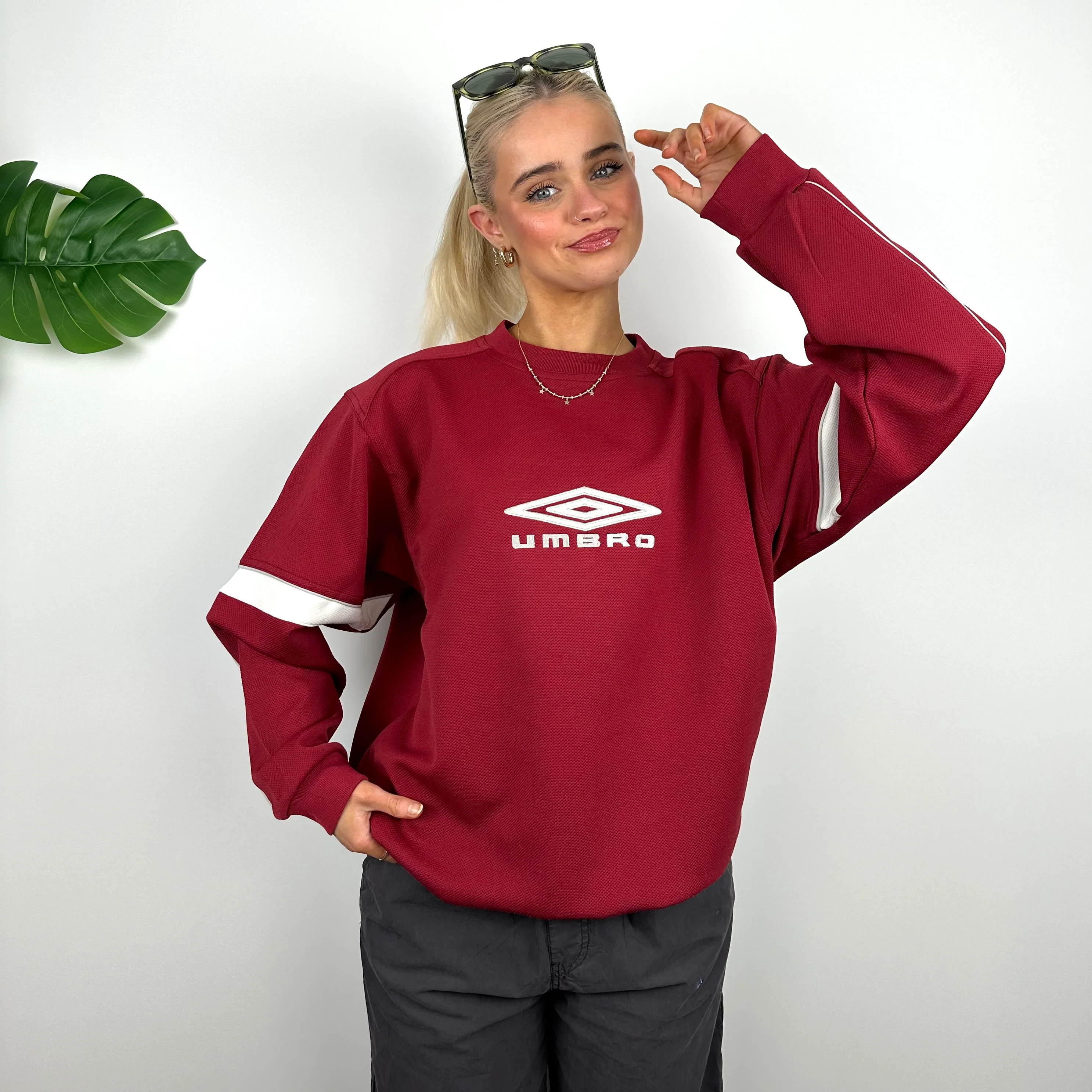 Umbro Red Embroidered Spell Out Sweatshirt (M) - Image 3