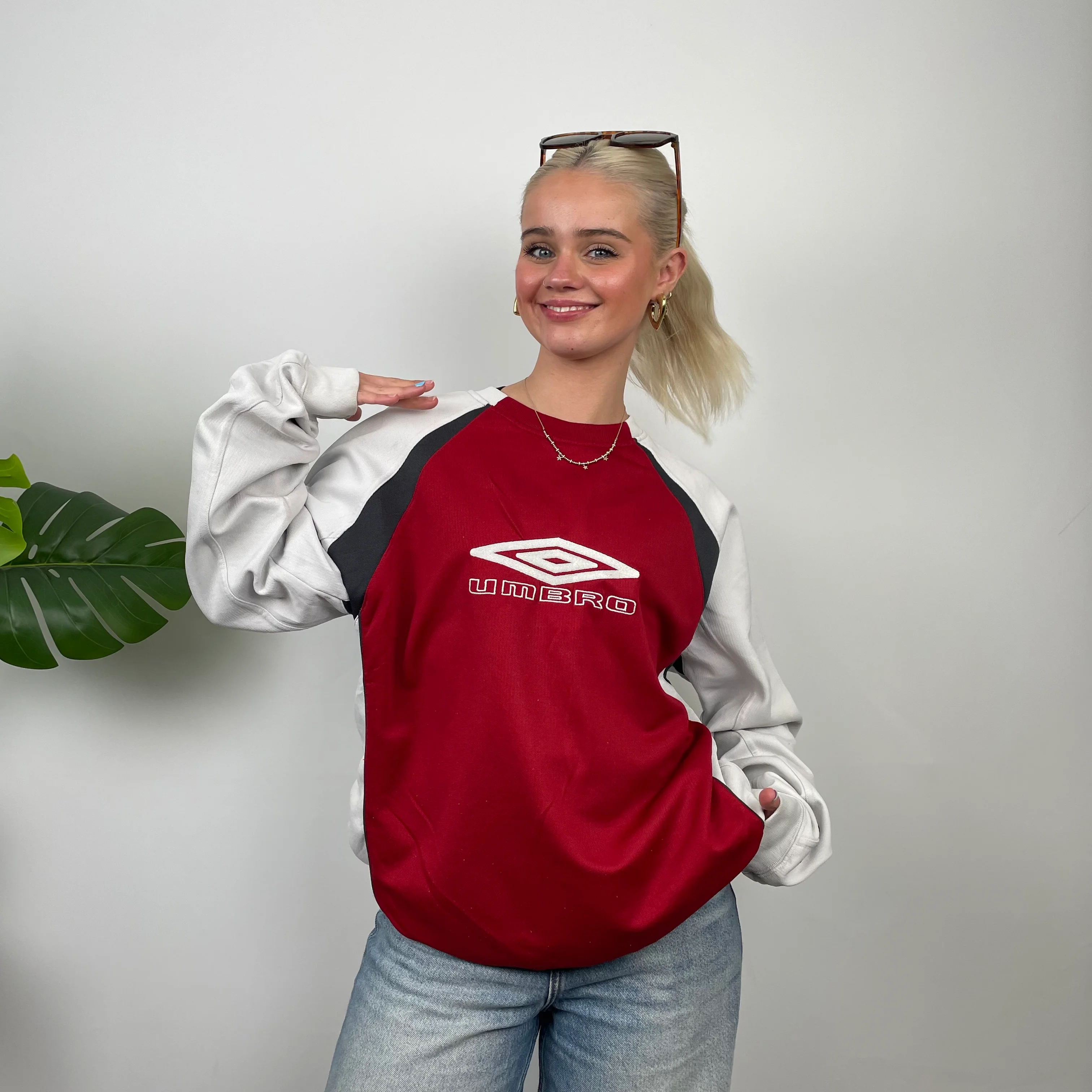 Umbro Red Embroidered Spell Out Sweatshirt (L) - Image 3