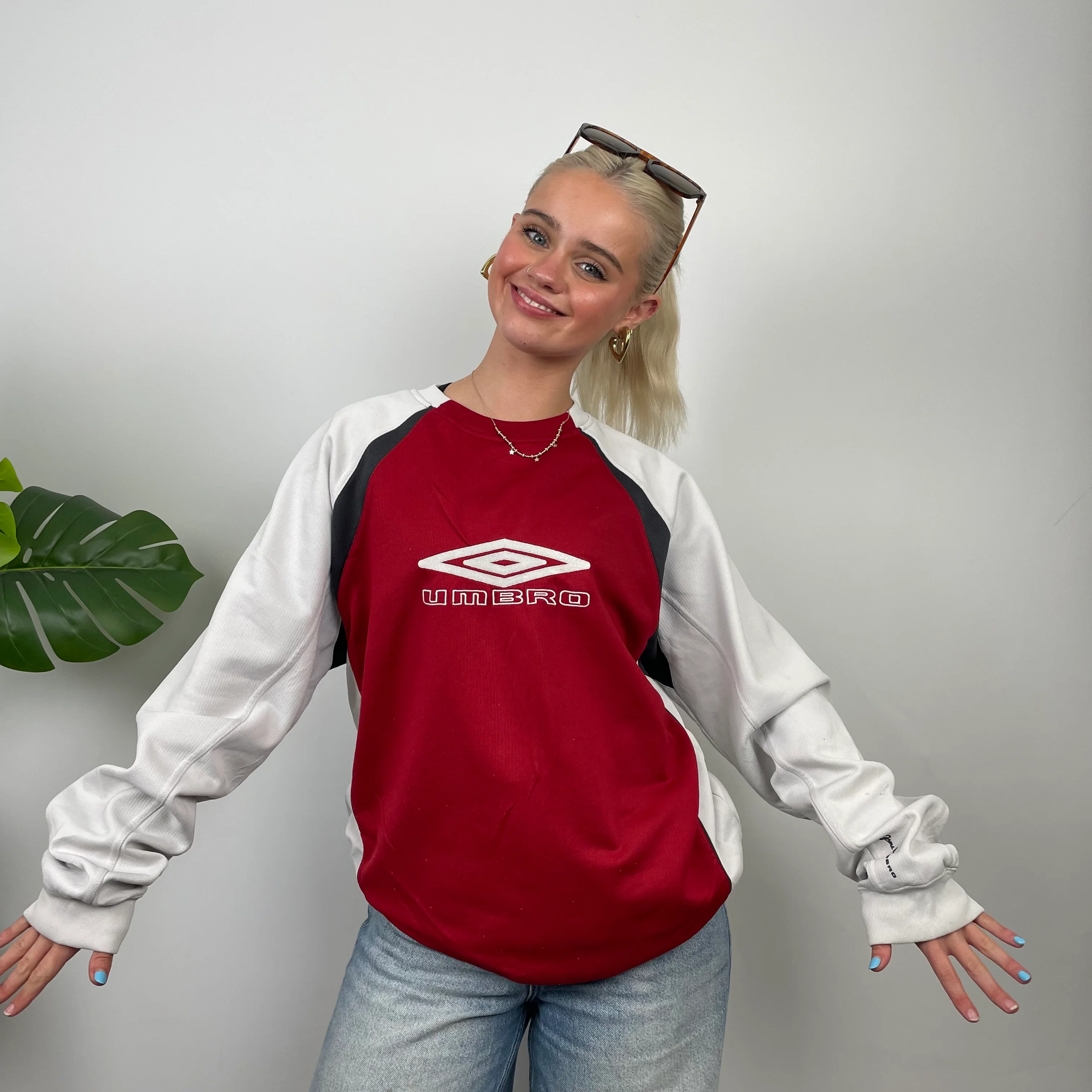 Umbro Red Embroidered Spell Out Sweatshirt (L) - Image 5