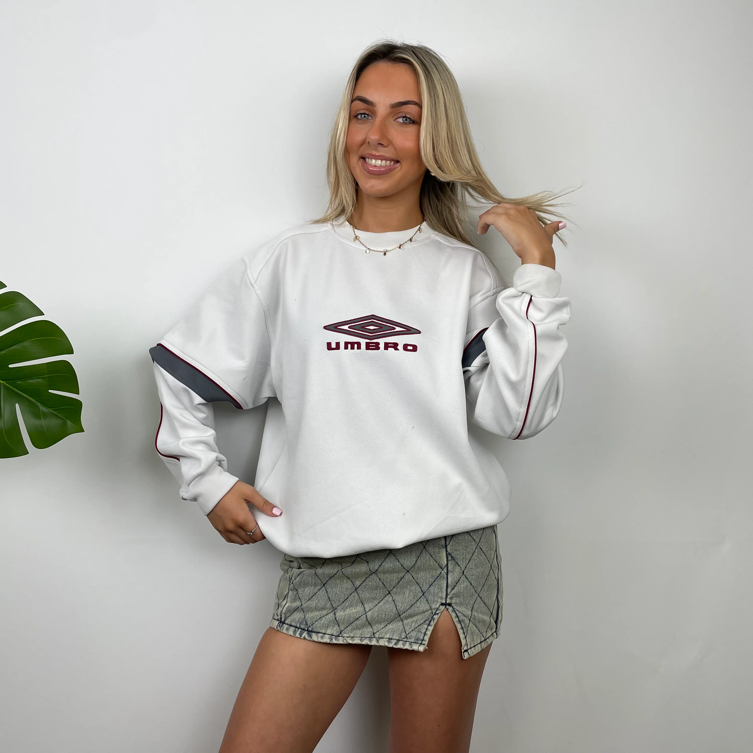 Umbro White Embroidered Spell Out Sweatshirt (M) - Image 5