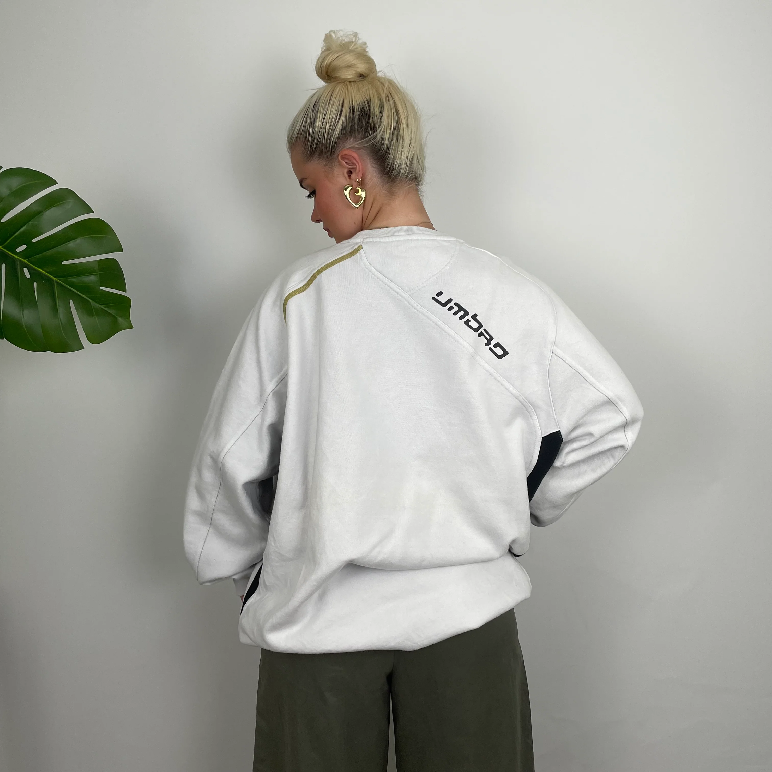 Umbro White Embroidered Spell Out Sweatshirt (XXL) - Image 5