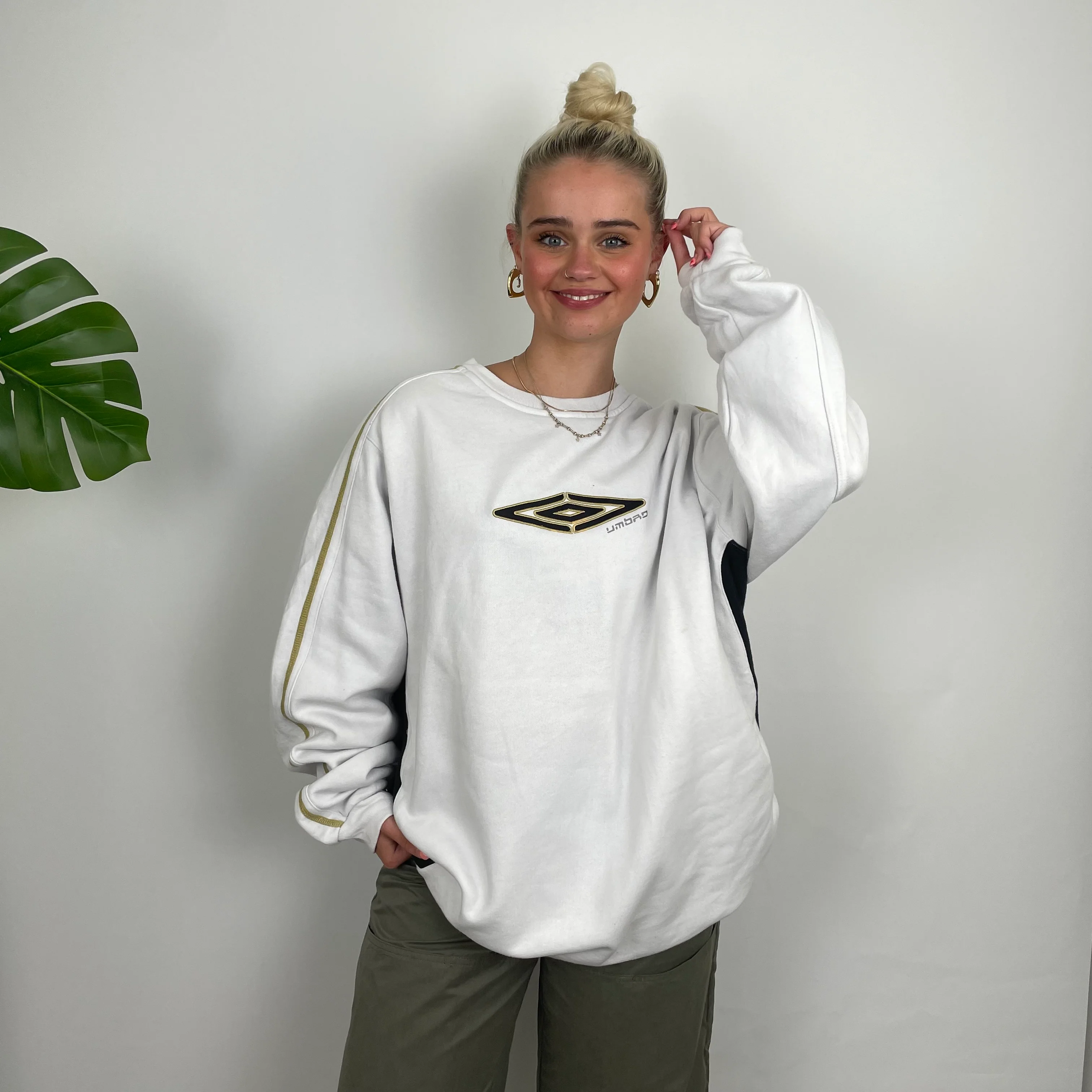 Umbro White Embroidered Spell Out Sweatshirt (XXL) - Image 7