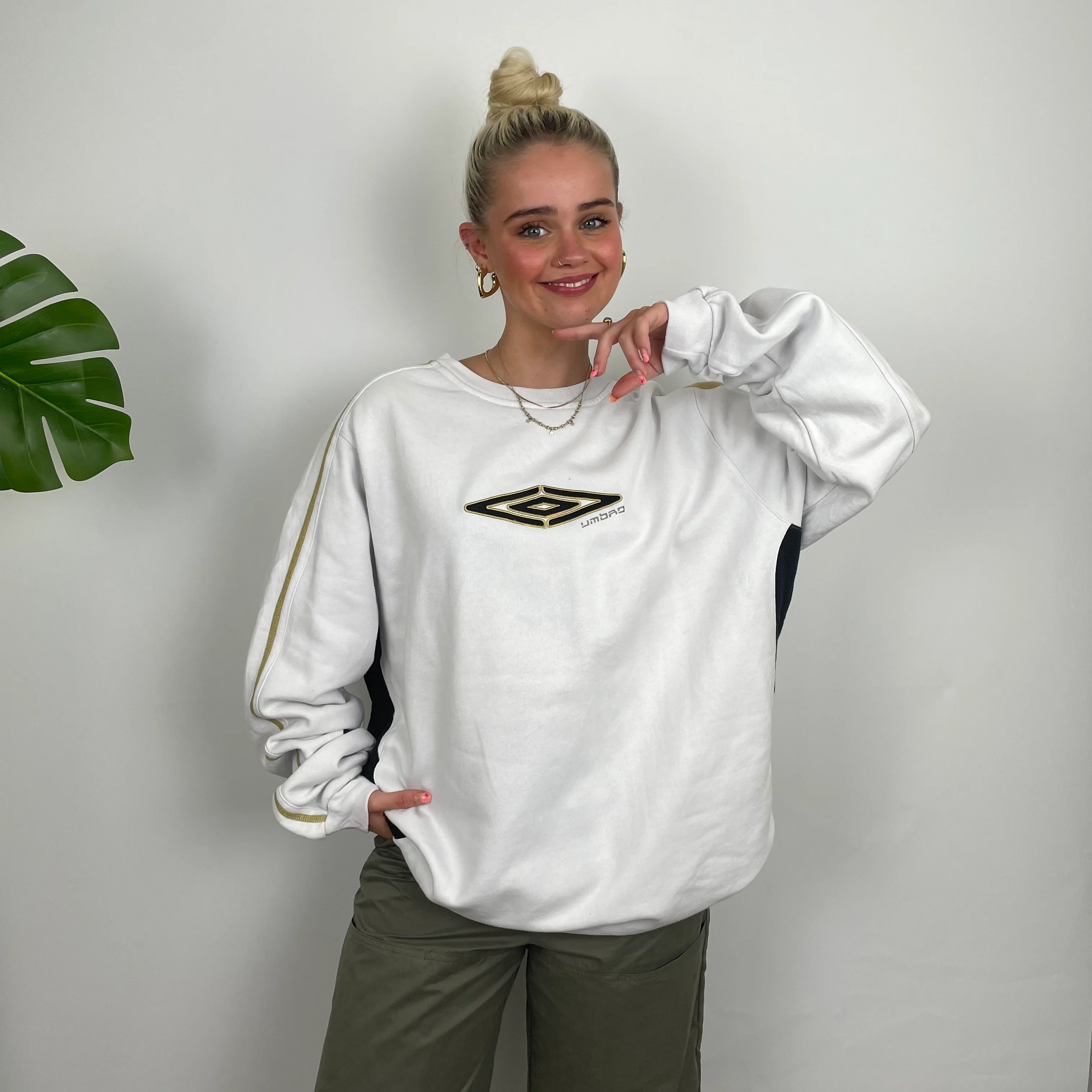 Umbro White Embroidered Spell Out Sweatshirt (XXL) - Image 8