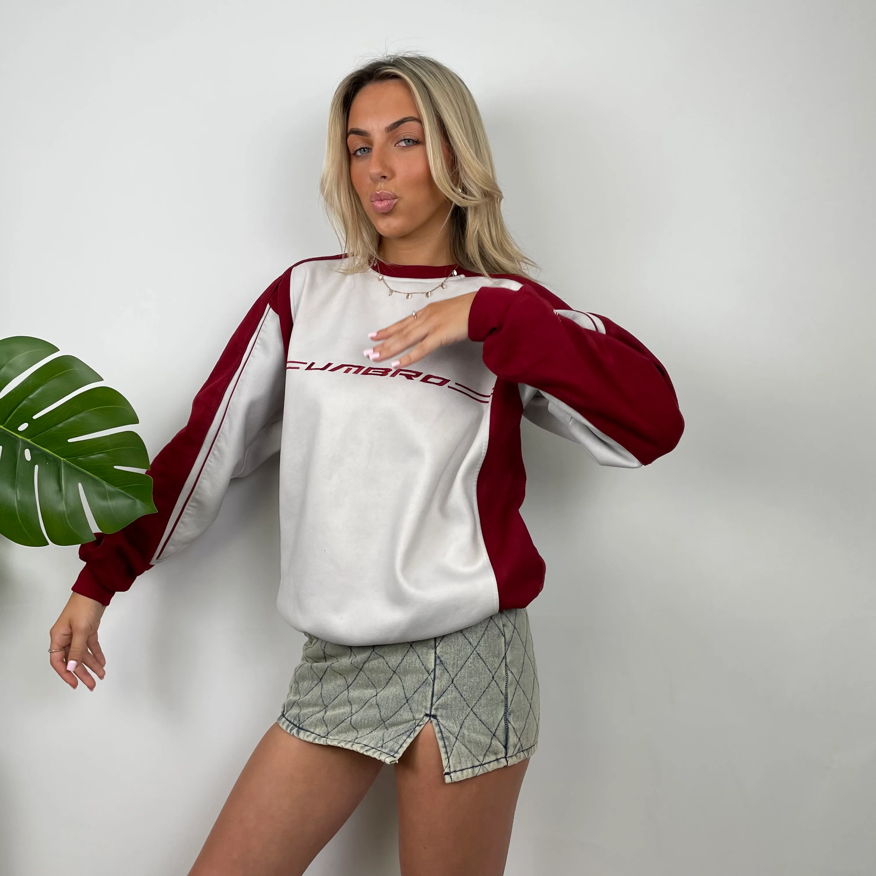 Umbro White Embroidered Spell Out Sweatshirt (M) - Image 5