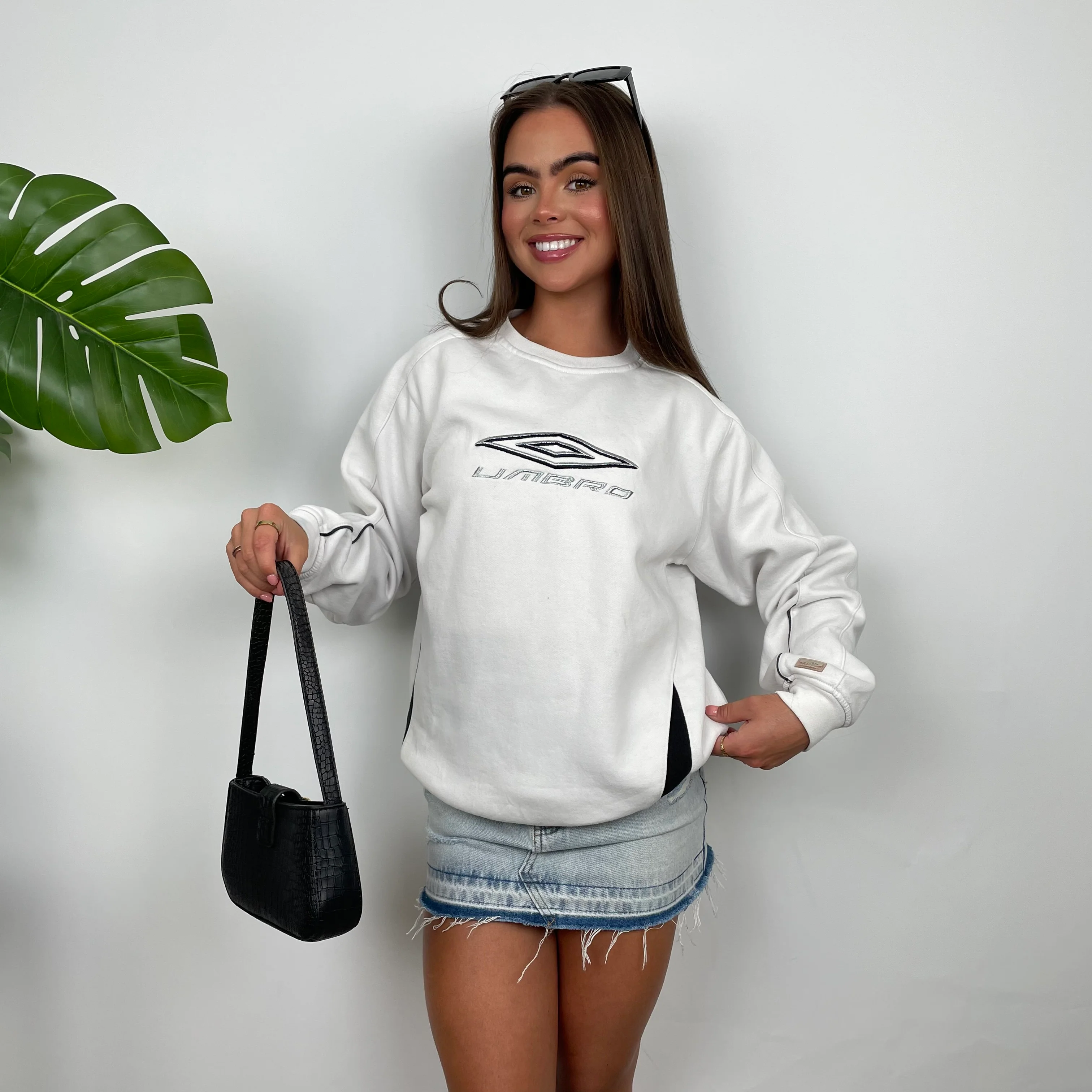 Umbro White Embroidered Spell Out Sweatshirt (M) - Image 3