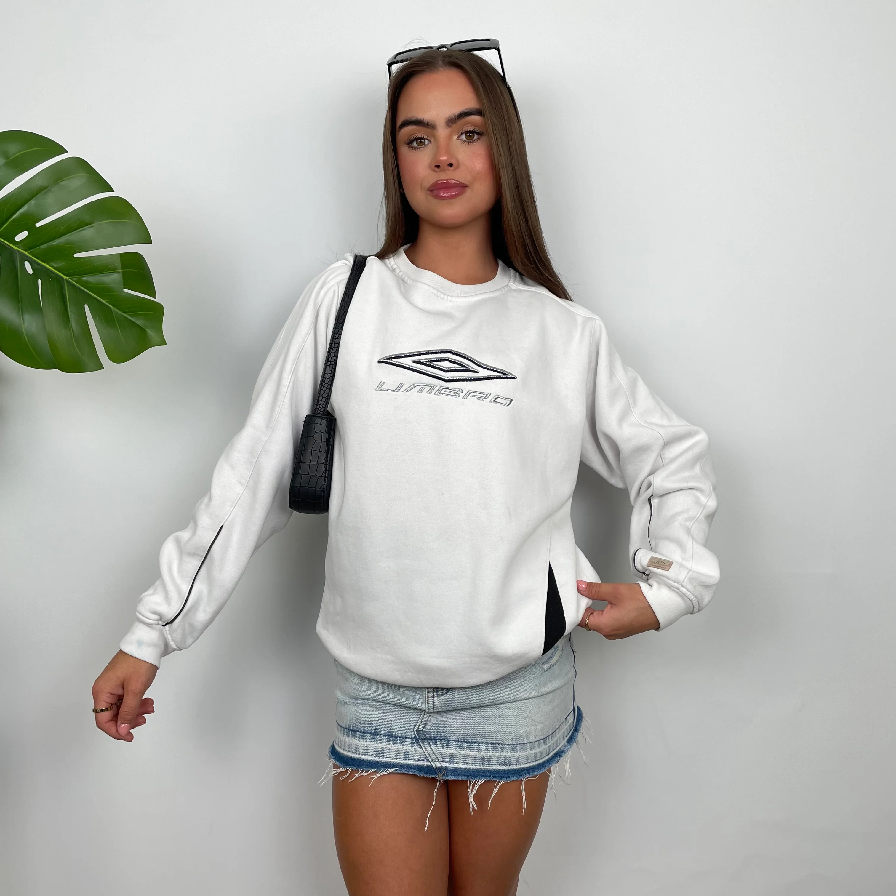 Umbro White Embroidered Spell Out Sweatshirt (M) - Image 5