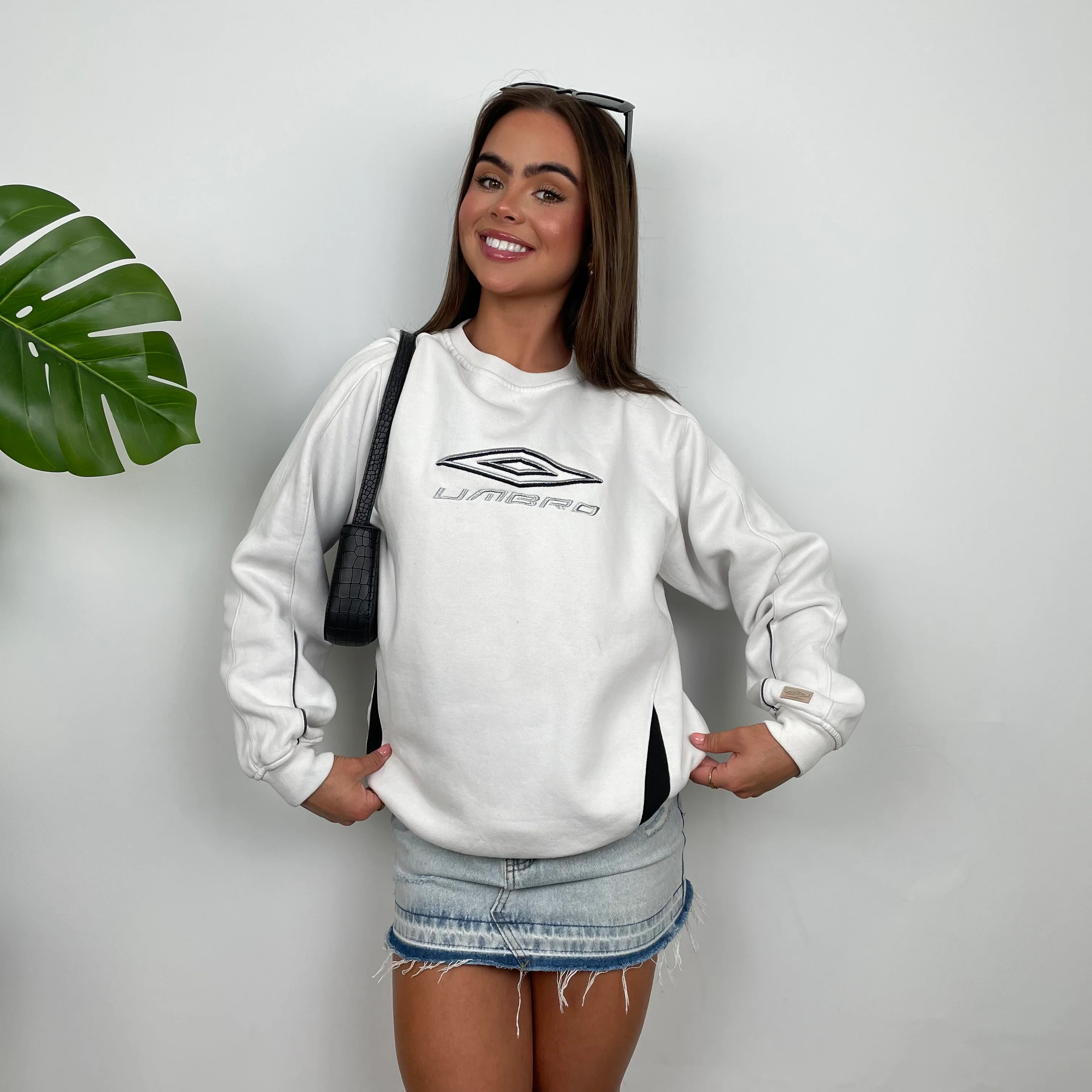 Umbro White Embroidered Spell Out Sweatshirt (M) - Image 7