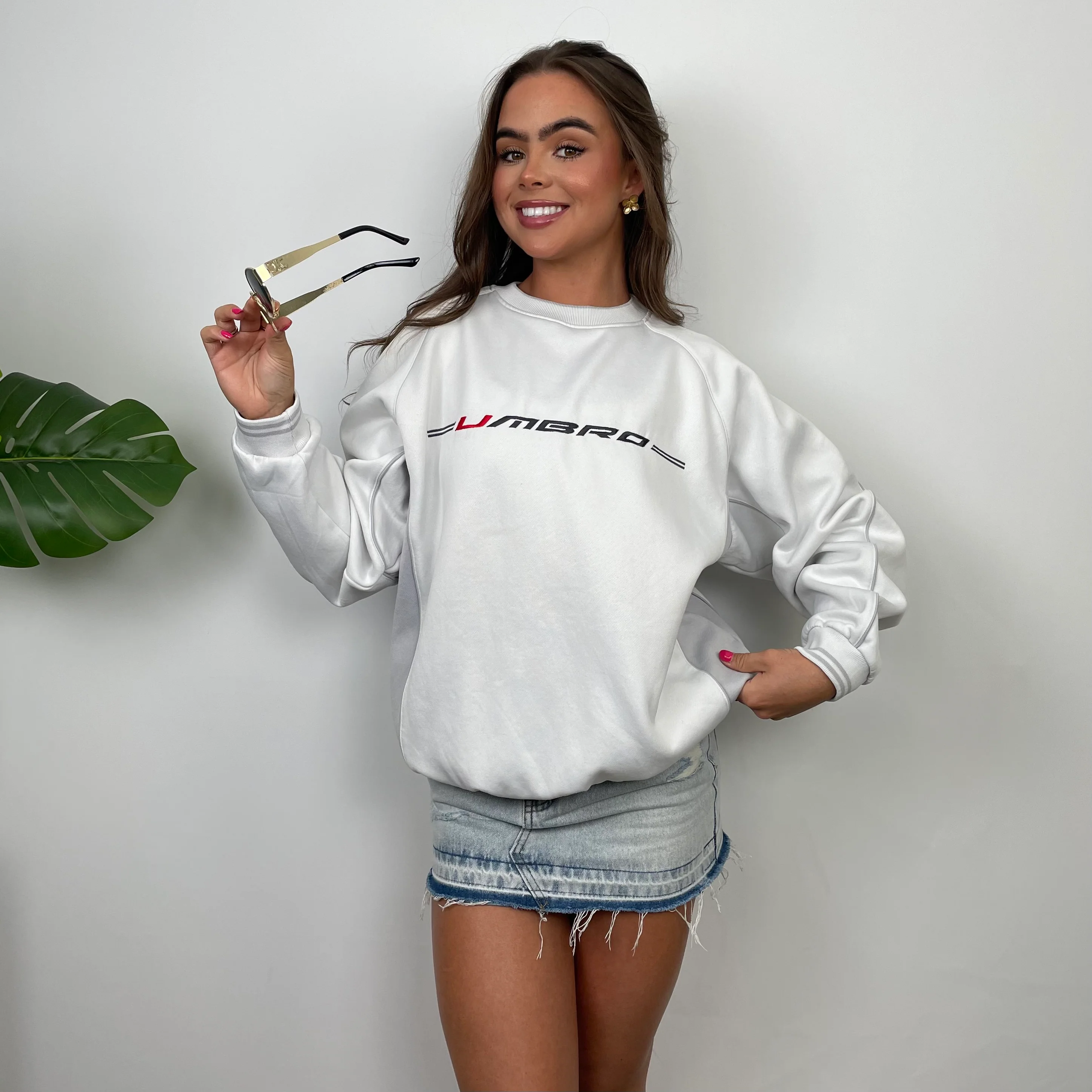 Umbro White Embroidered Spell Out Sweatshirt (M) - Image 3