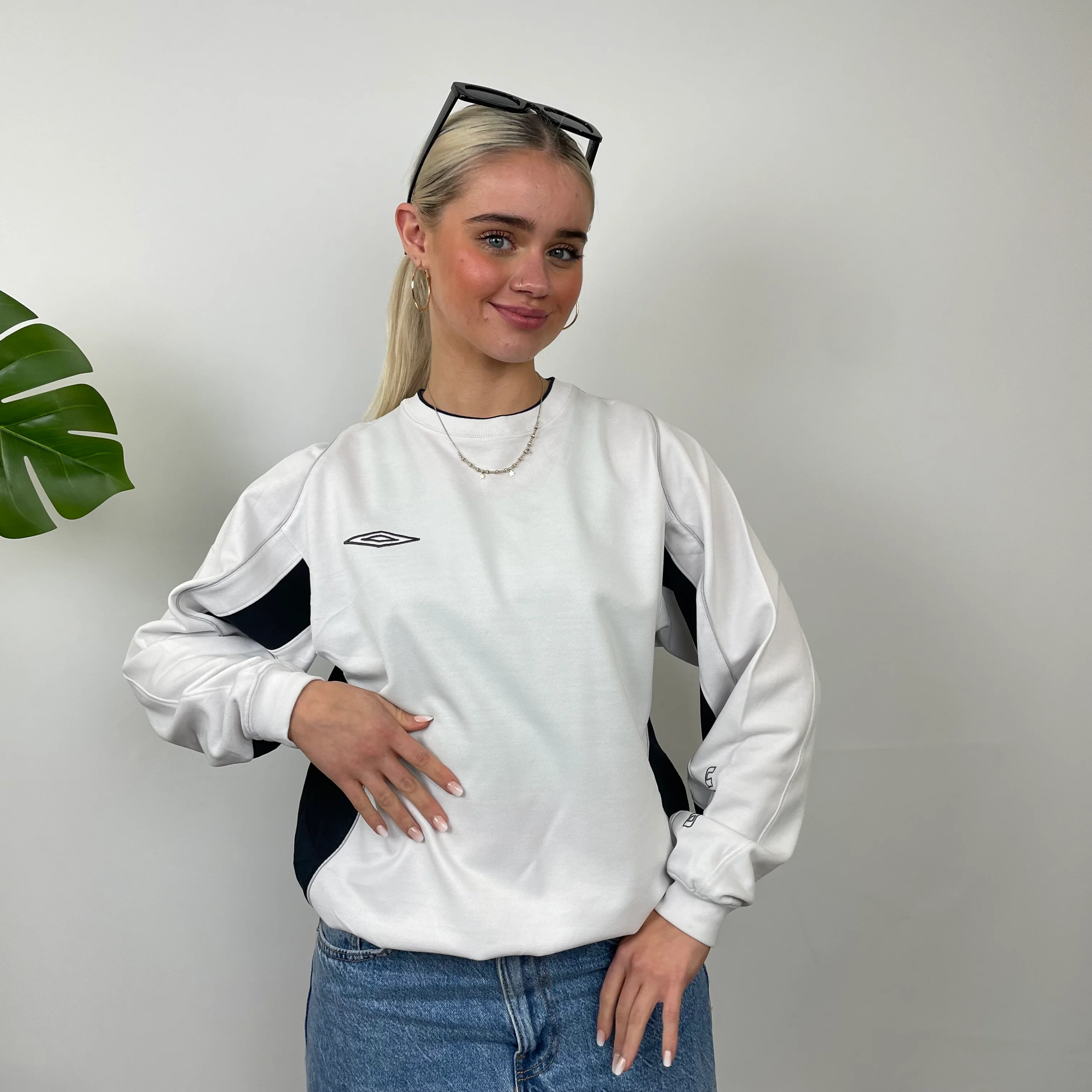 Umbro White Embroidered Spell Out Sweatshirt (S) - Image 4
