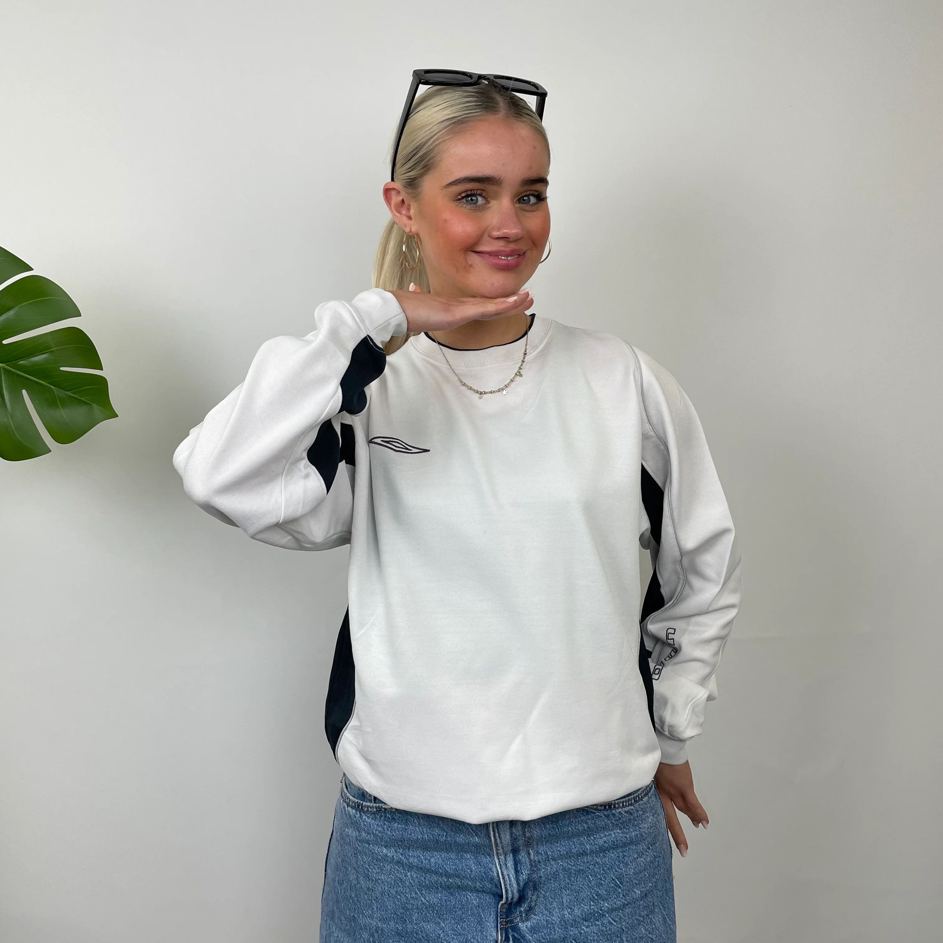 Umbro White Embroidered Spell Out Sweatshirt (S) - Image 5