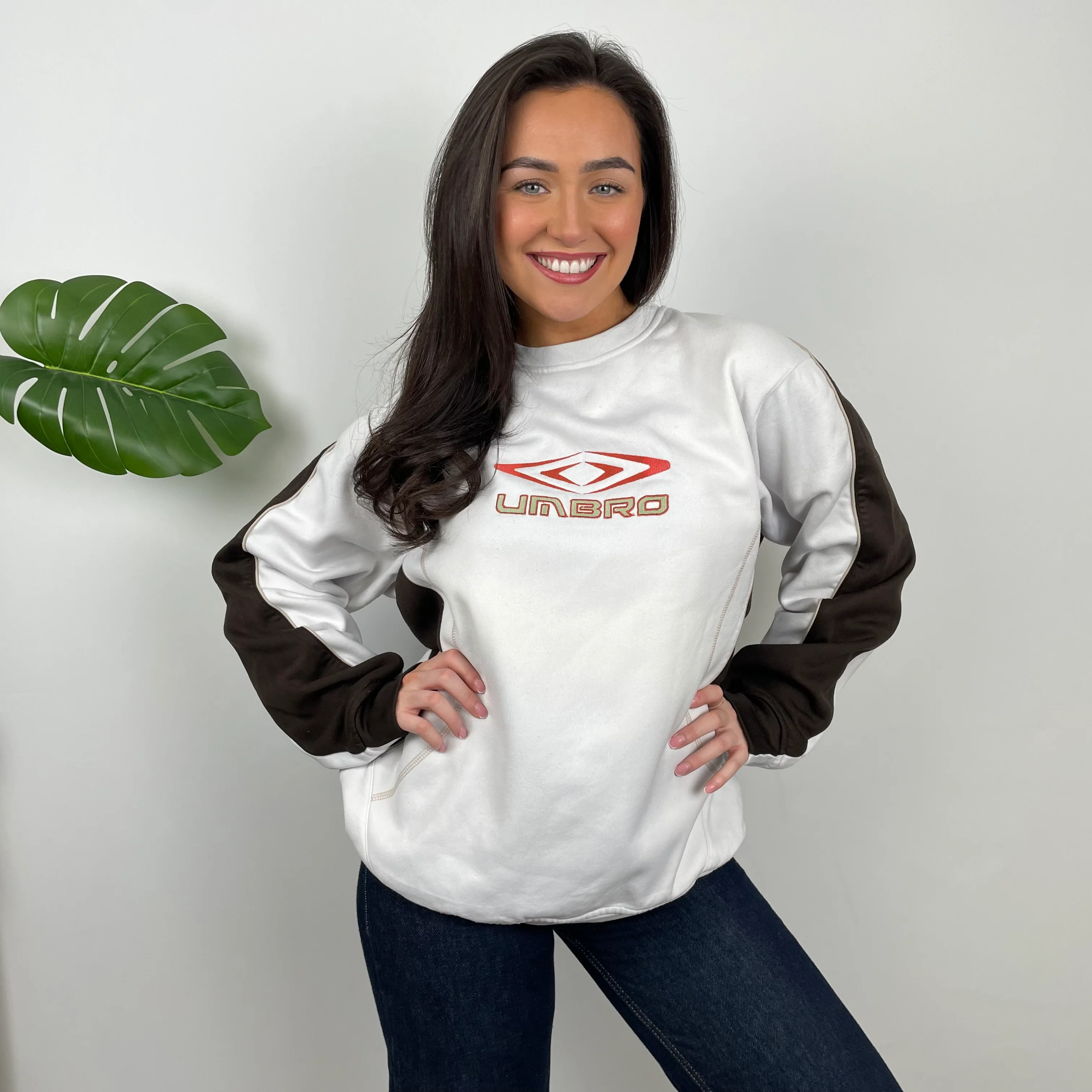 Umbro White Embroidered Spell Out Sweatshirt (L)