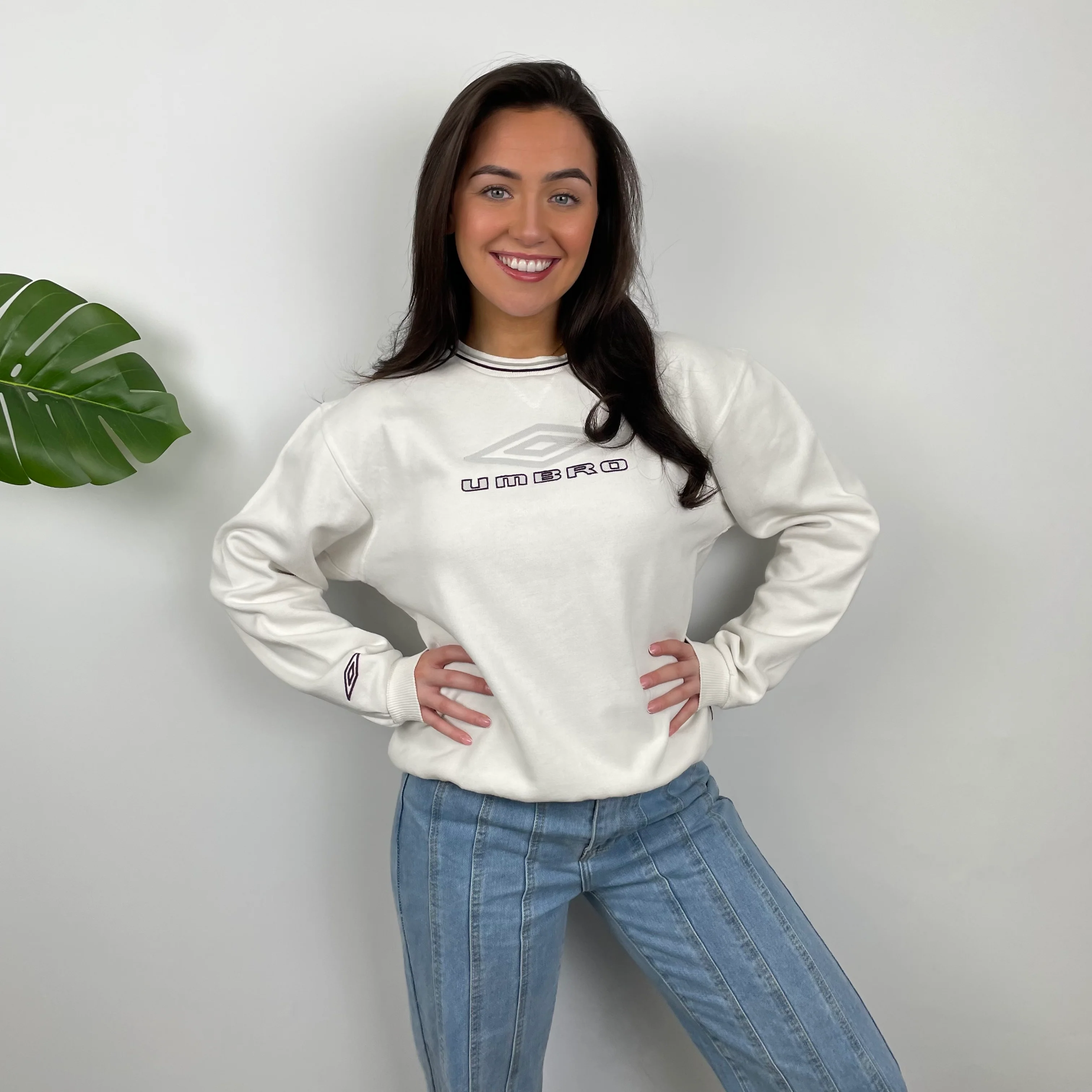 Umbro White Embroidered Spell Out Sweatshirt (S) - Image 4