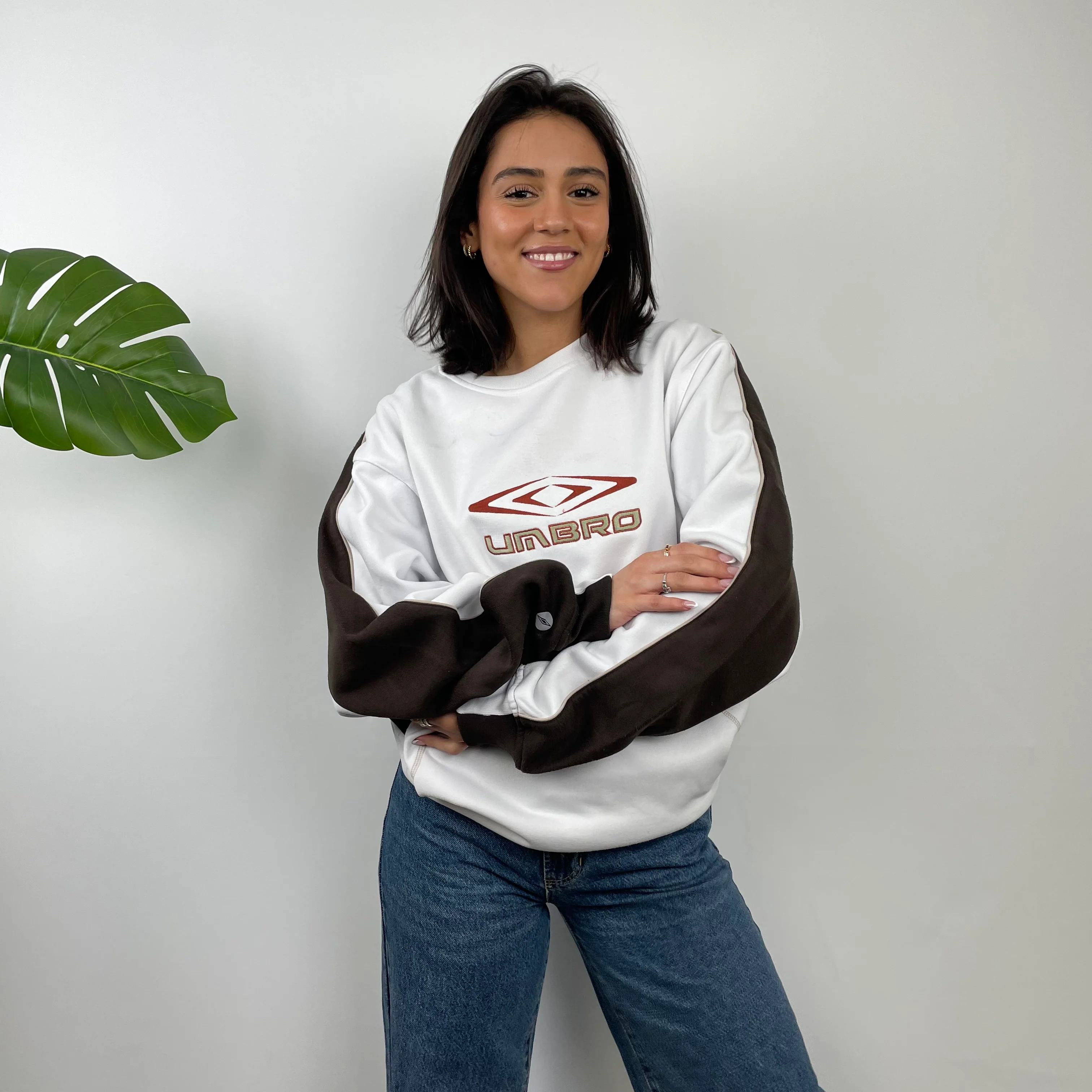 Umbro White Embroidered Spell Out Sweatshirt (XL) - Image 4