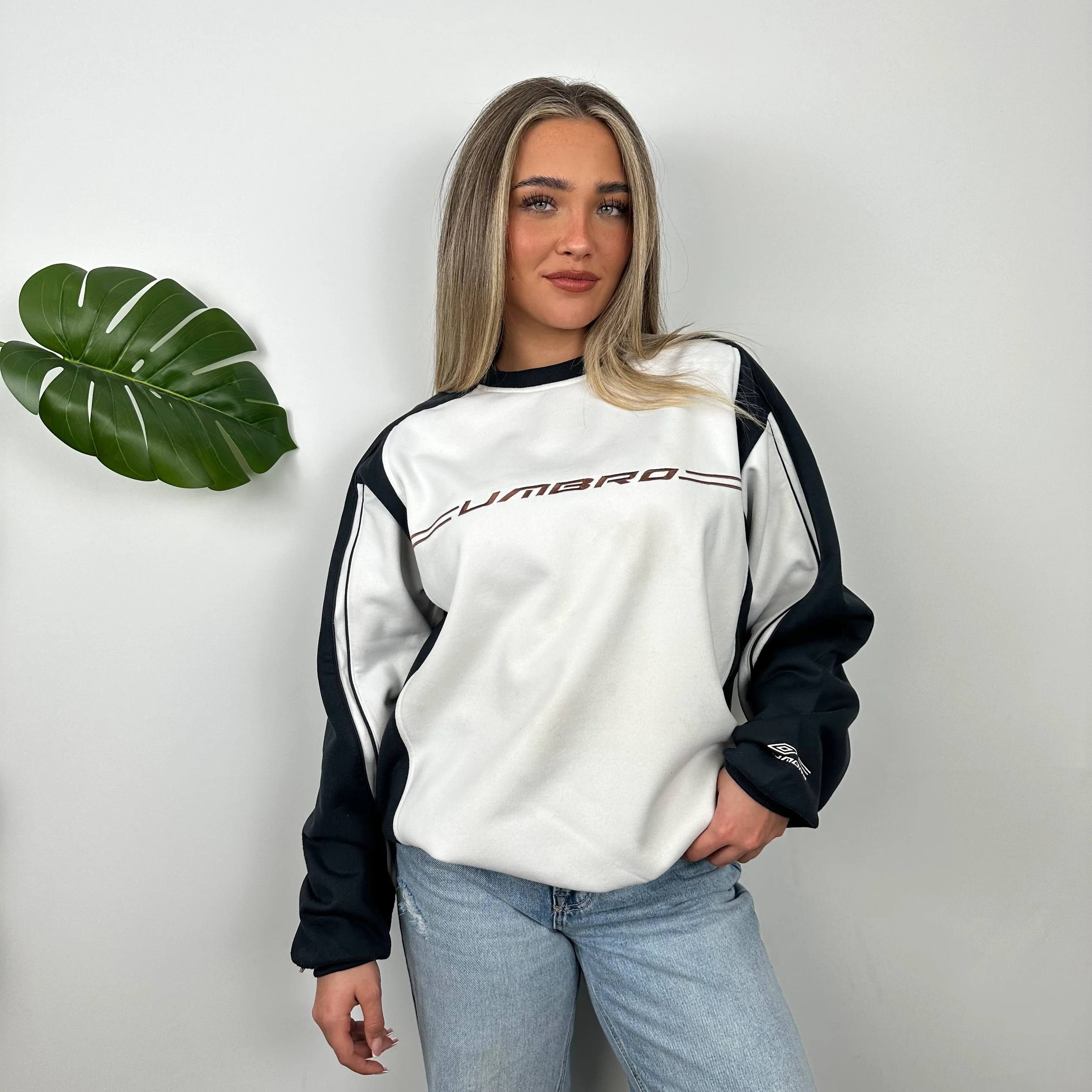 Umbro White Embroidered Spell Out Sweatshirt (L) - Image 8