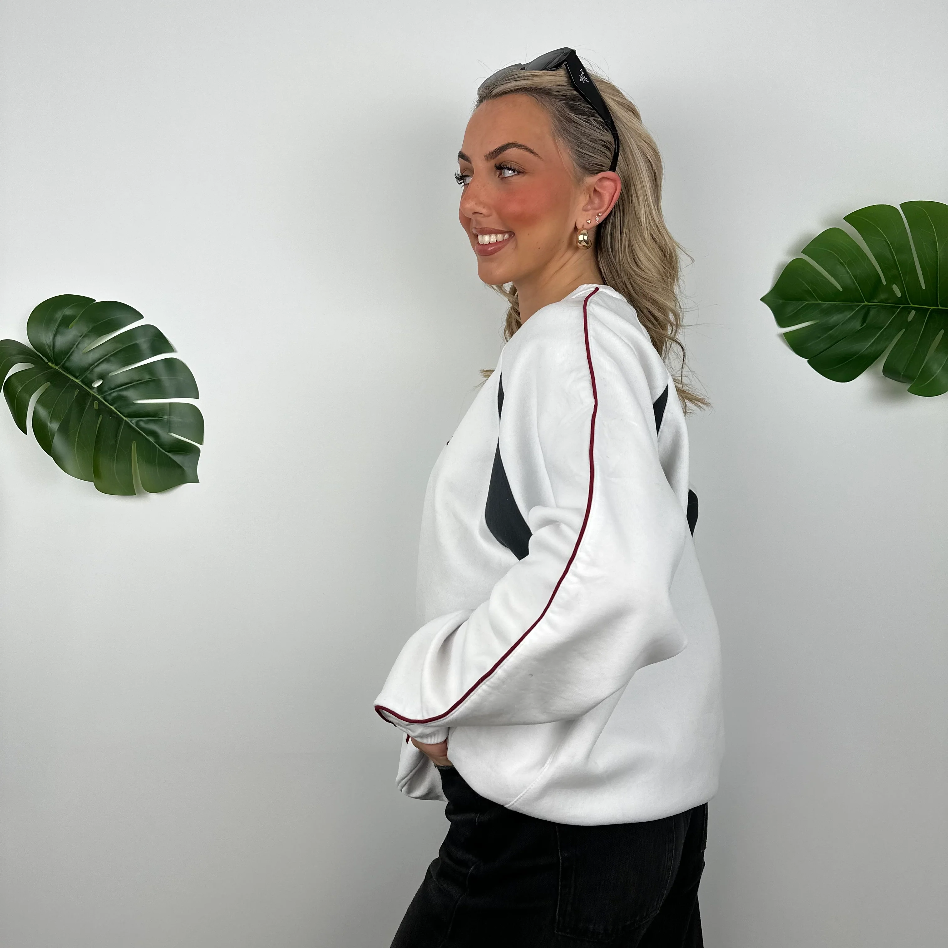 Umbro White Embroidered Spell Out Sweatshirt (L) - Image 4