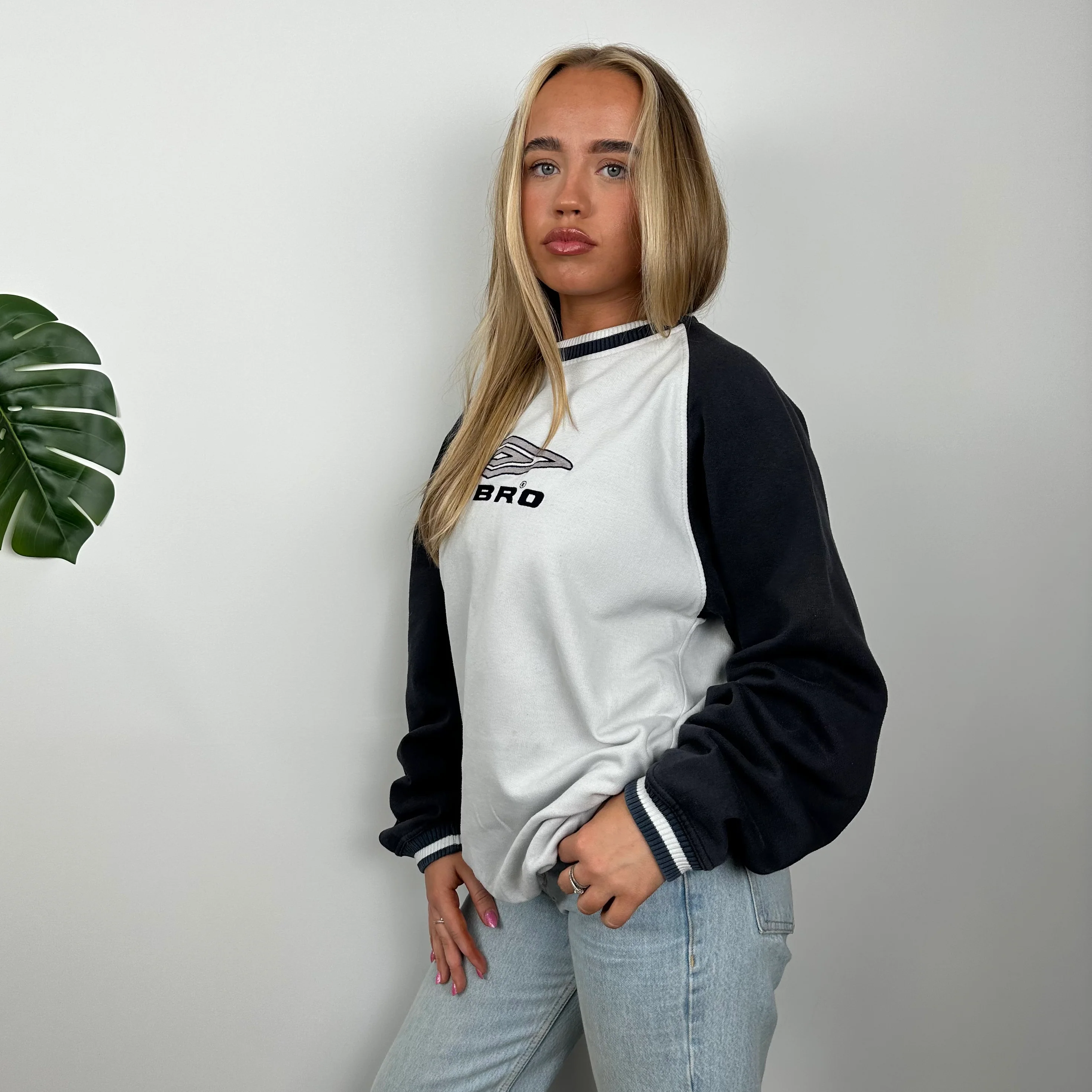 Umbro White Embroidered Spell Out Sweatshirt (L) - Image 4