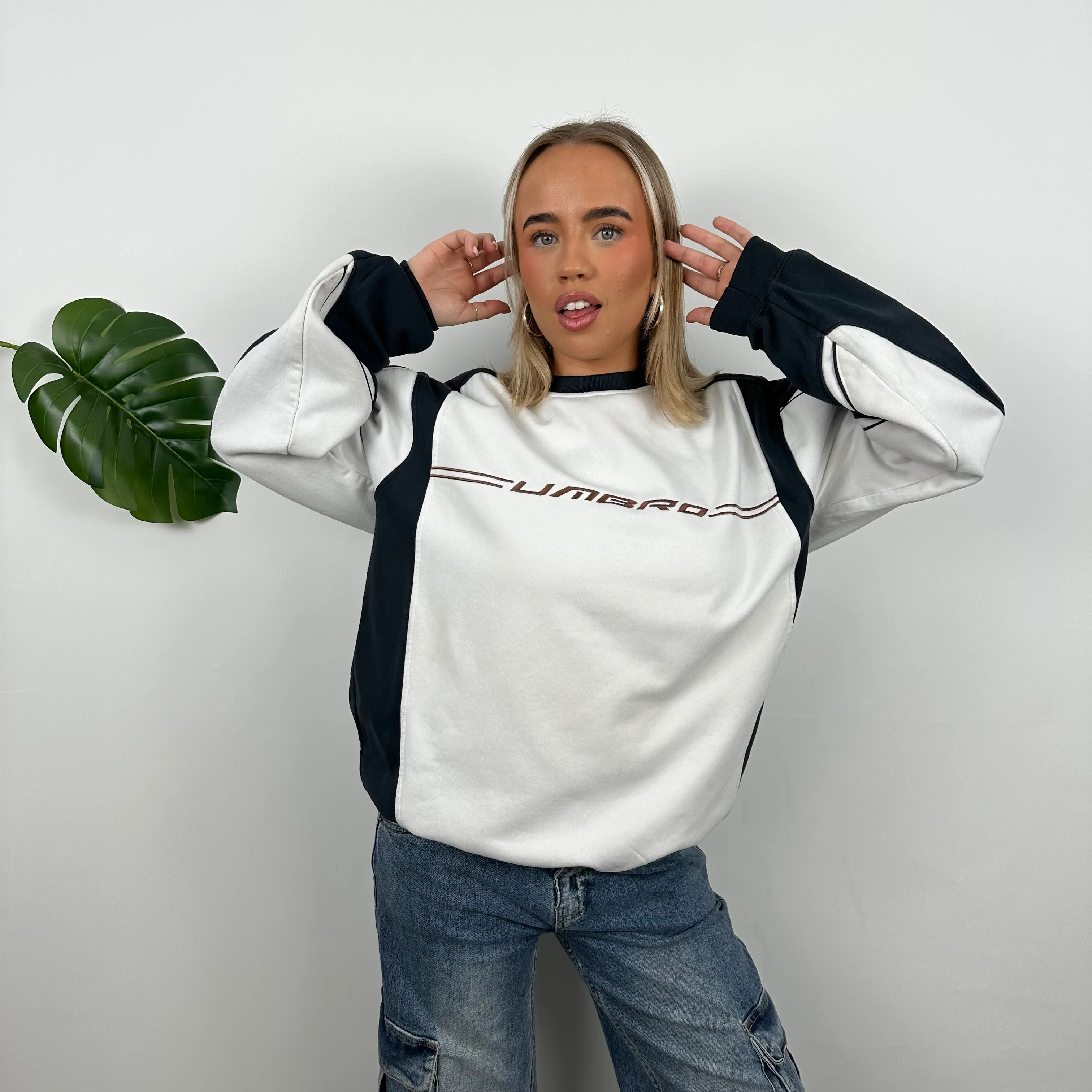 Umbro White Embroidered Spell Out Sweatshirt (L) - Image 4
