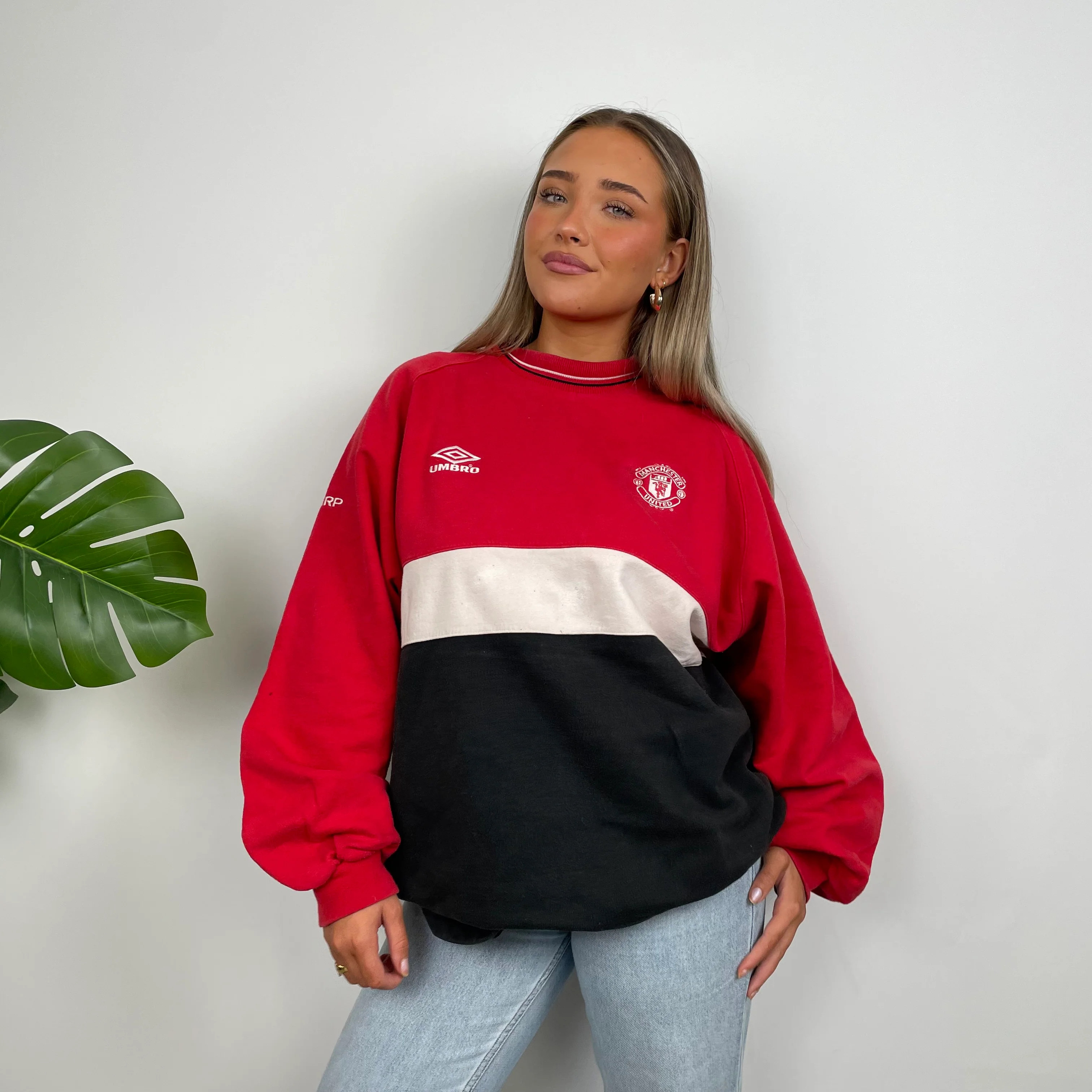 Umbro X Manchester United RARE Red Embroidered Spell Out Sweatshirt (XL) - Image 3