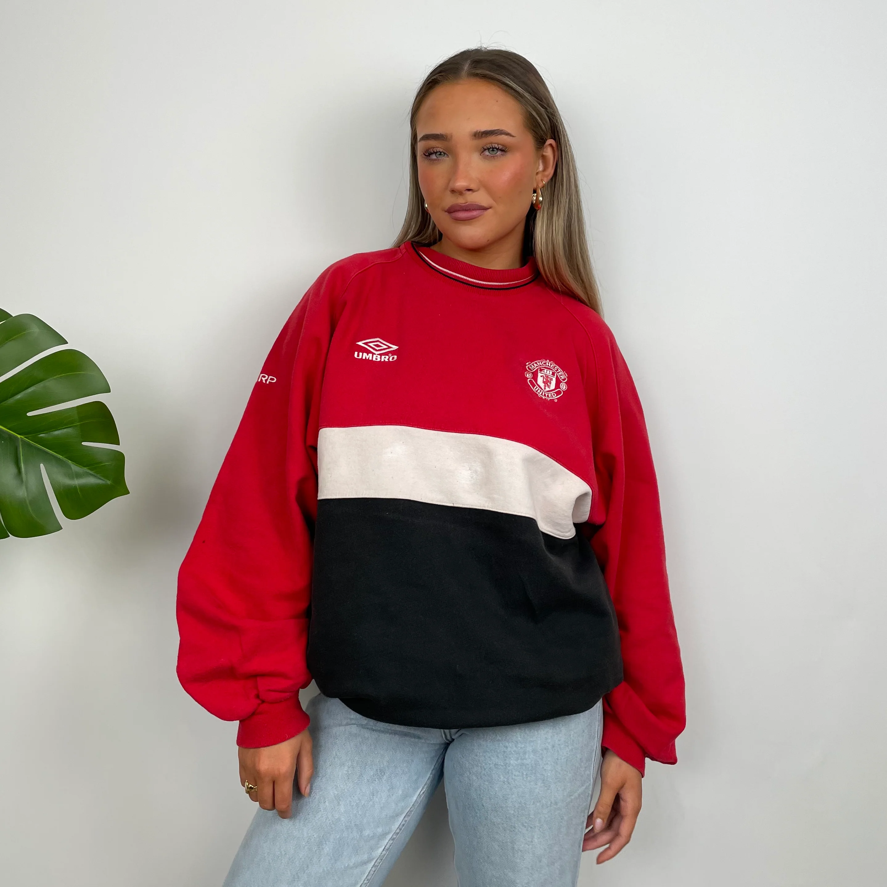 Umbro X Manchester United RARE Red Embroidered Spell Out Sweatshirt (XL) - Image 4