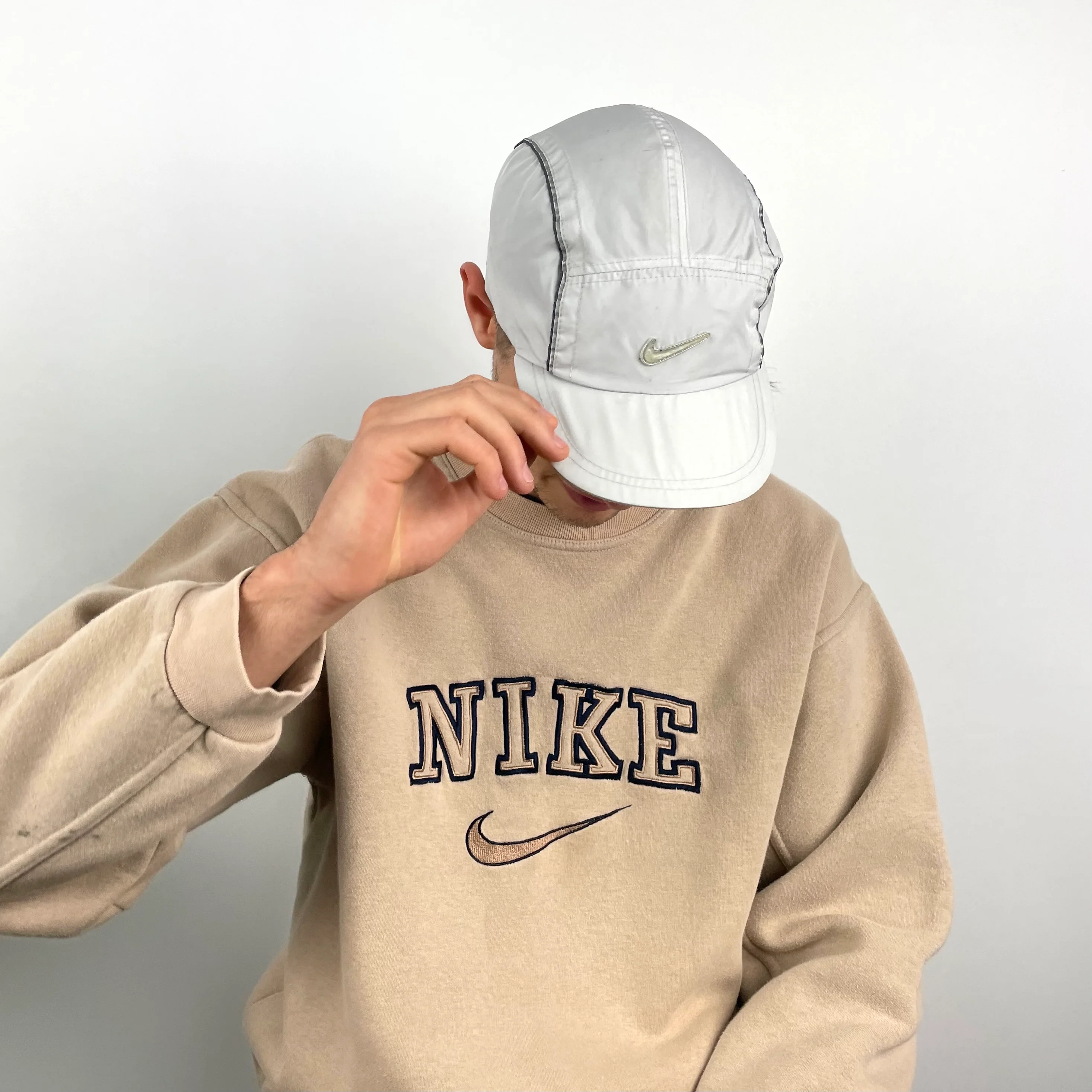 Nike RARE Grey Embroidered Swoosh Cap - Image 4