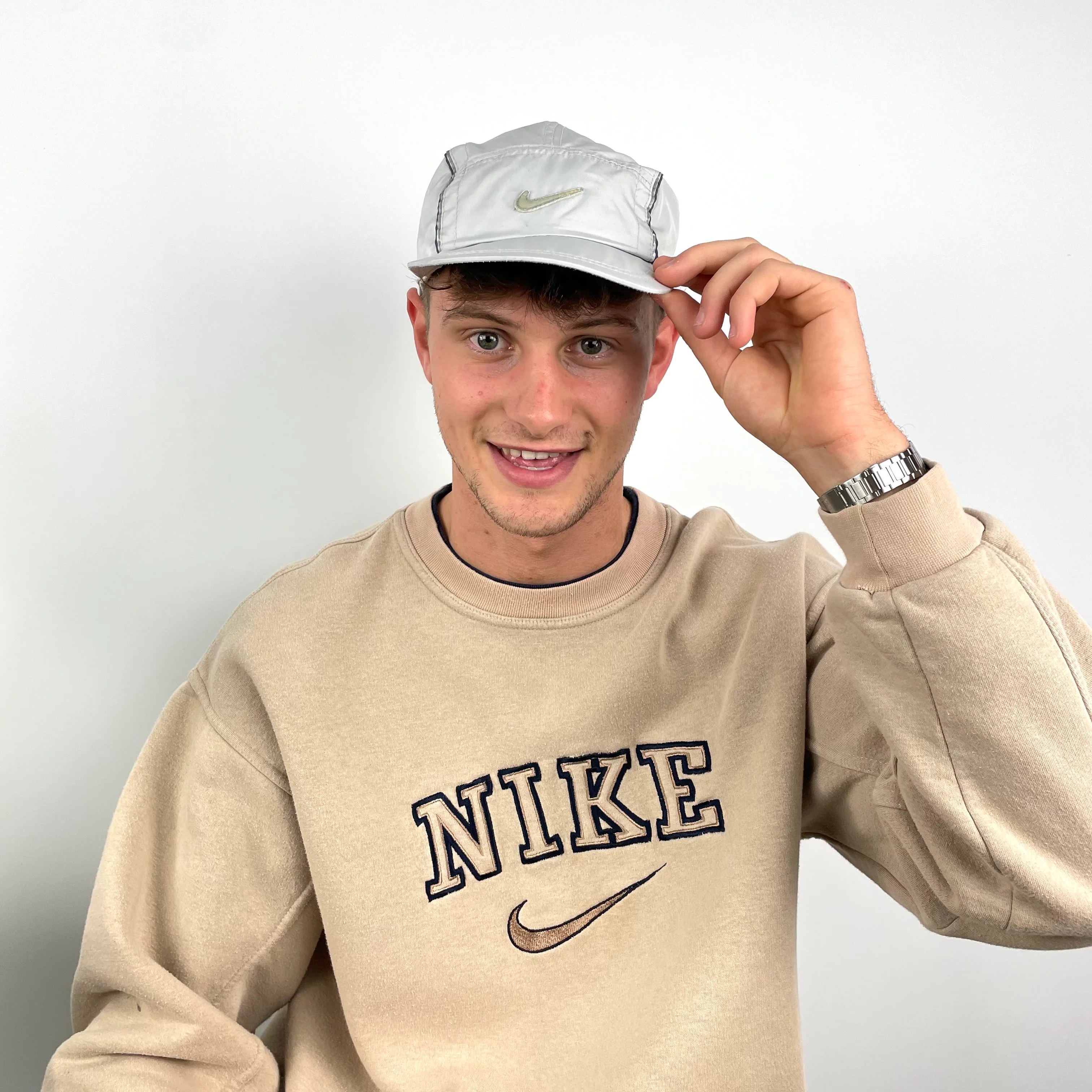 Nike RARE Grey Embroidered Swoosh Cap - Image 5