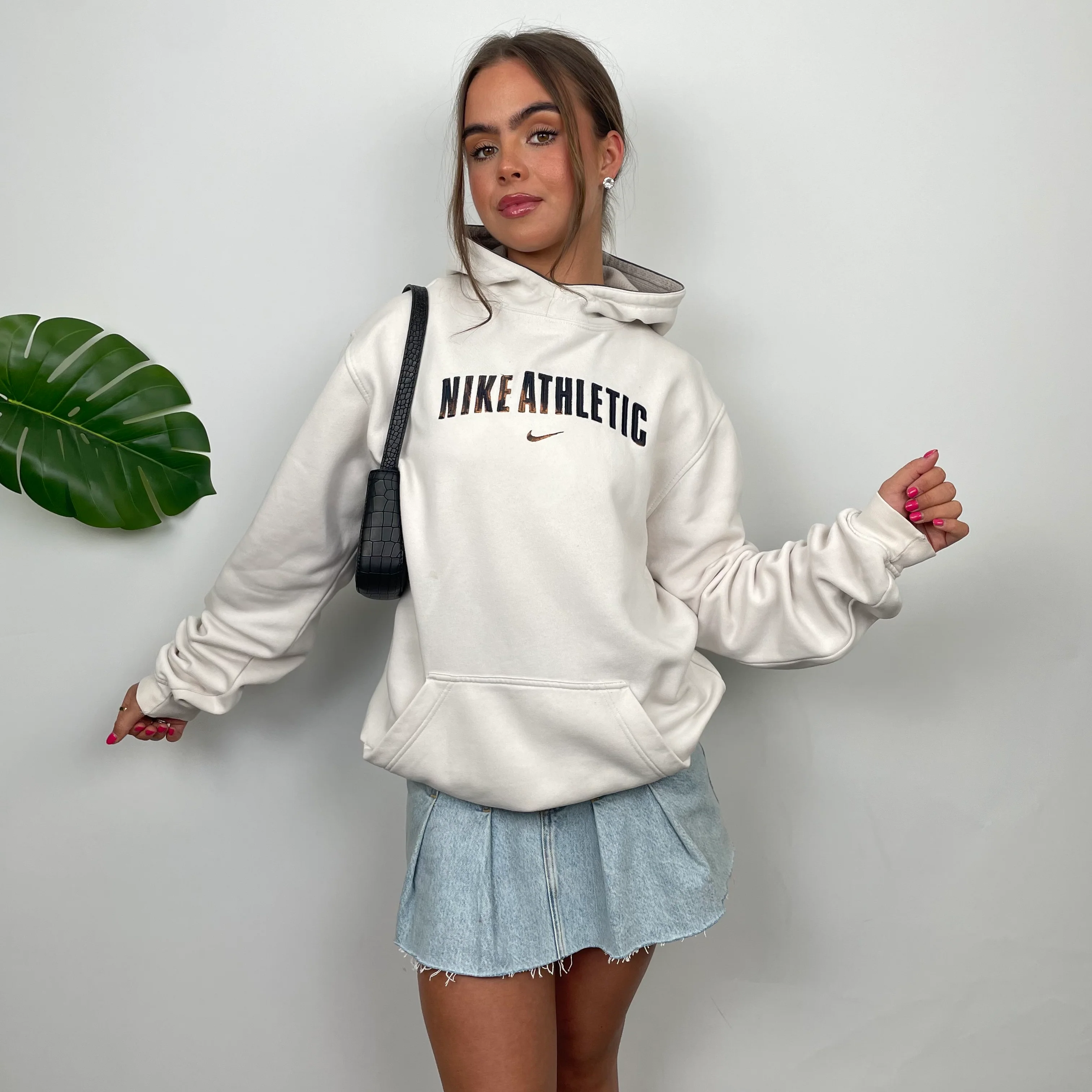 Nike Athletic White Embroidered Spell Out Hoodie (M) - Image 4