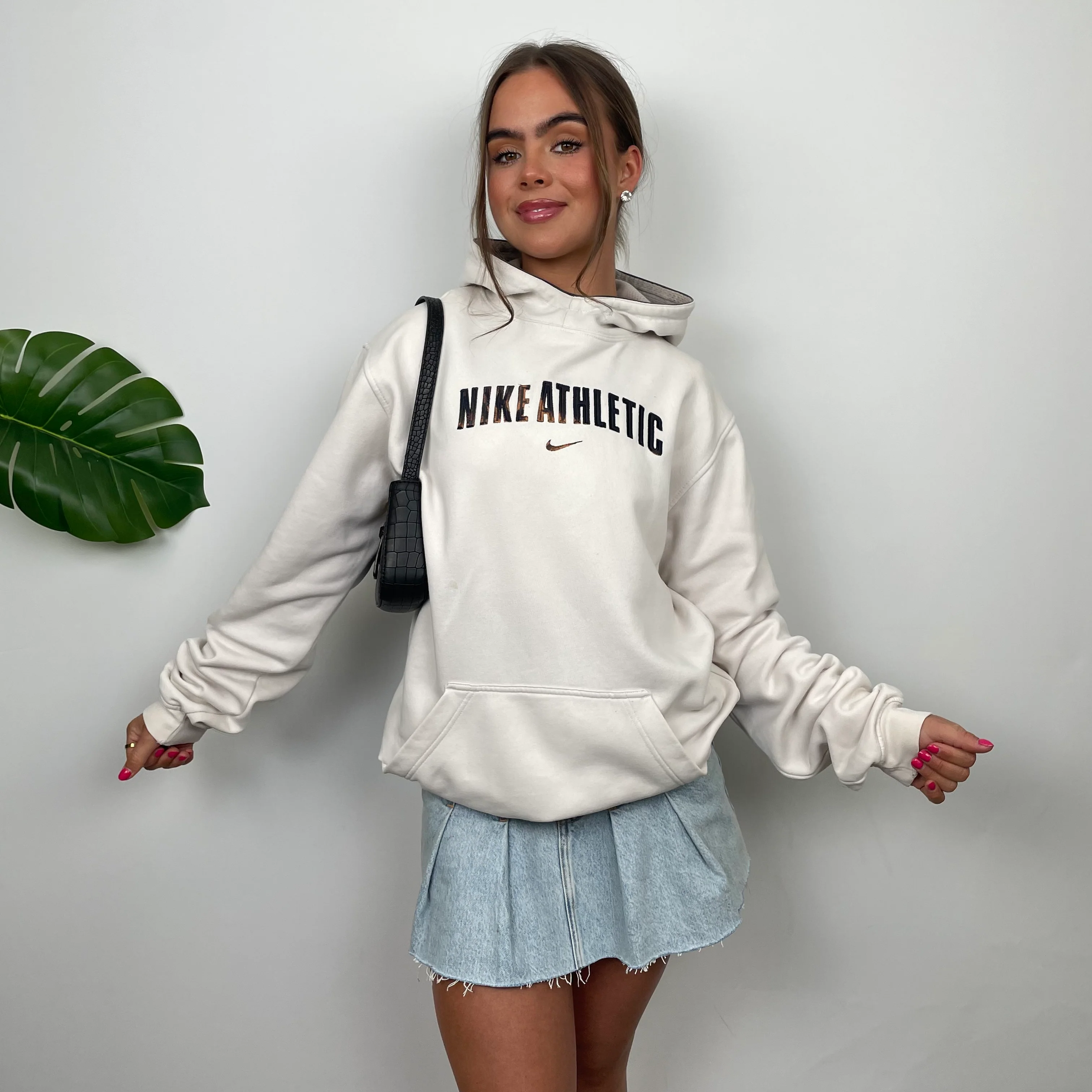Nike Athletic White Embroidered Spell Out Hoodie (M) - Image 5
