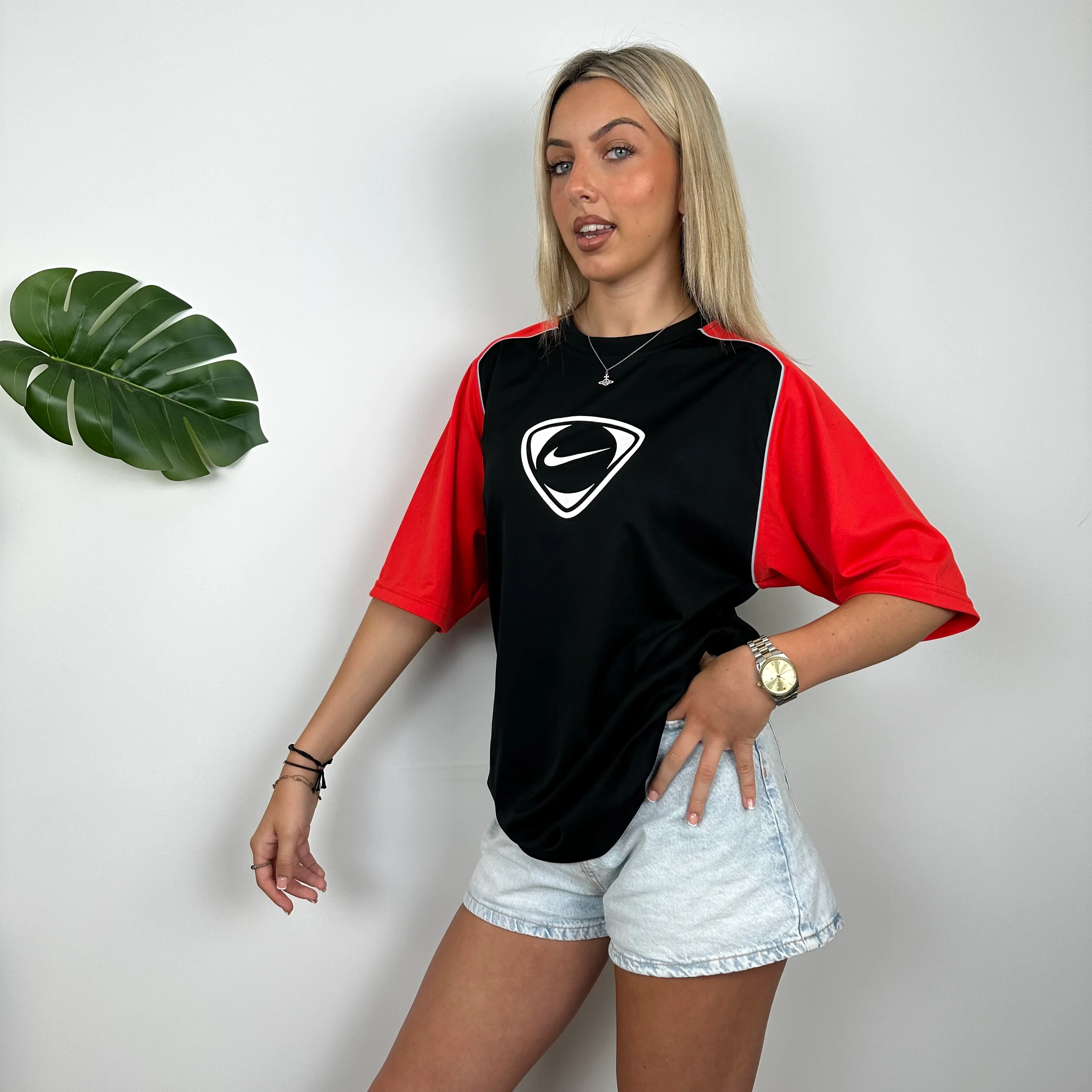 Nike Black Swoosh T Shirt (M) - Image 2
