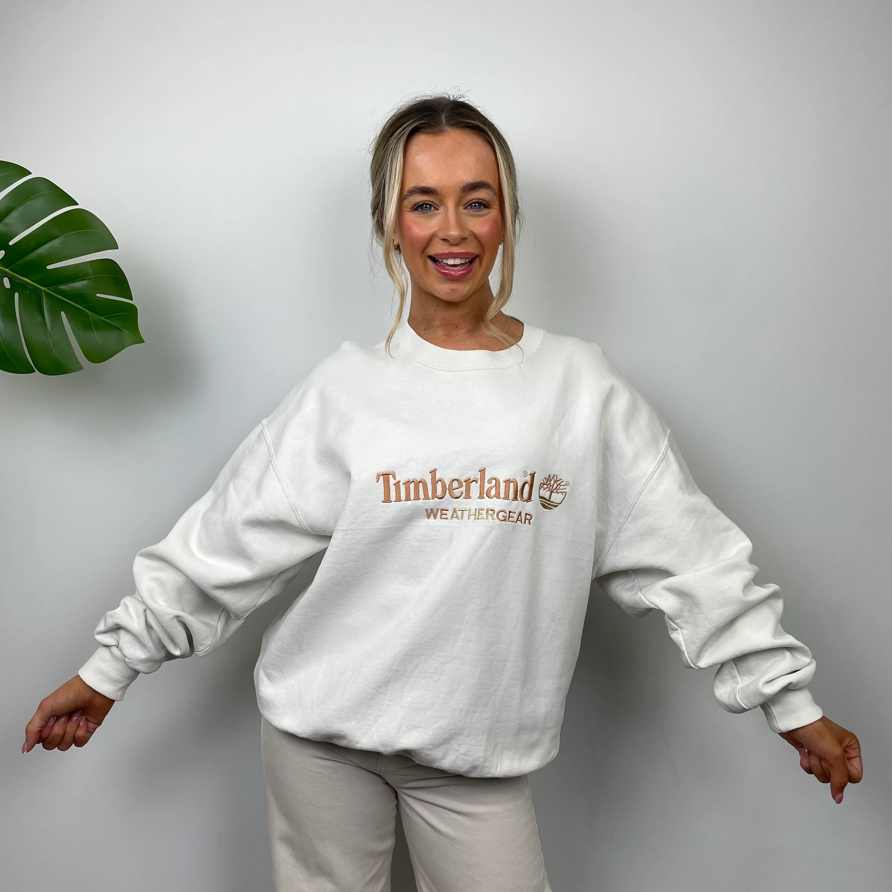 Timberland White Embroidered Spell Out Sweatshirt (L) - Image 5